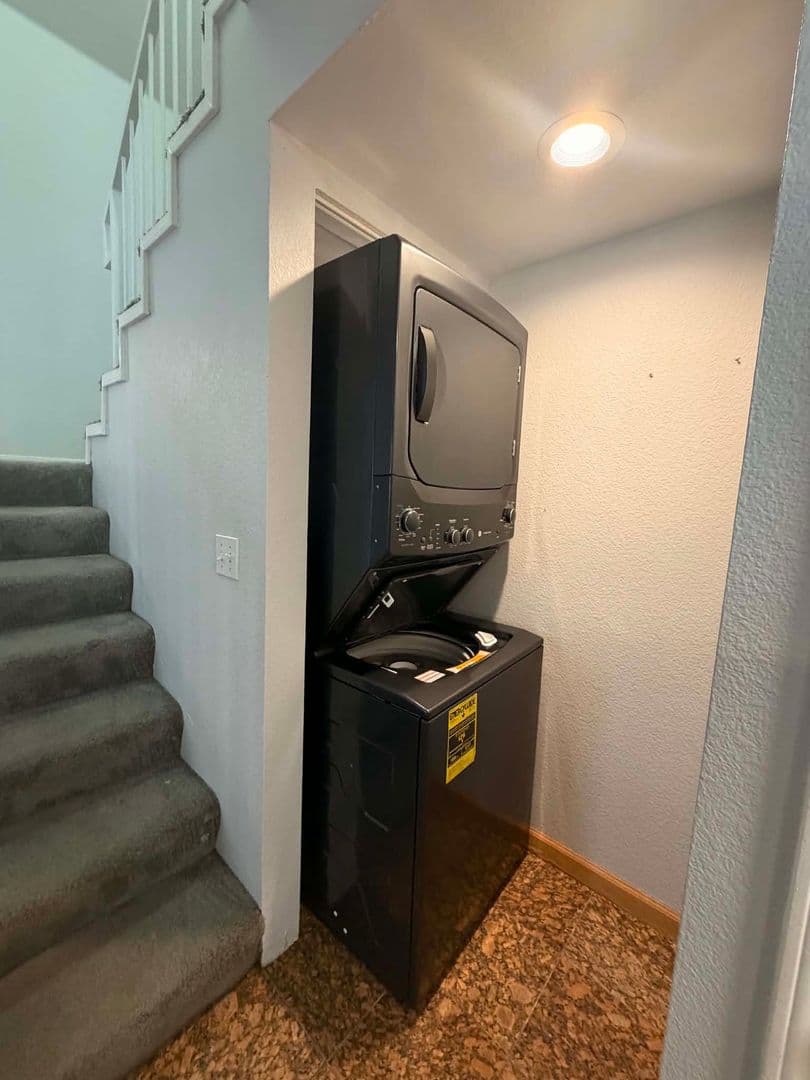 Vallejo House: 1 Frisbie St