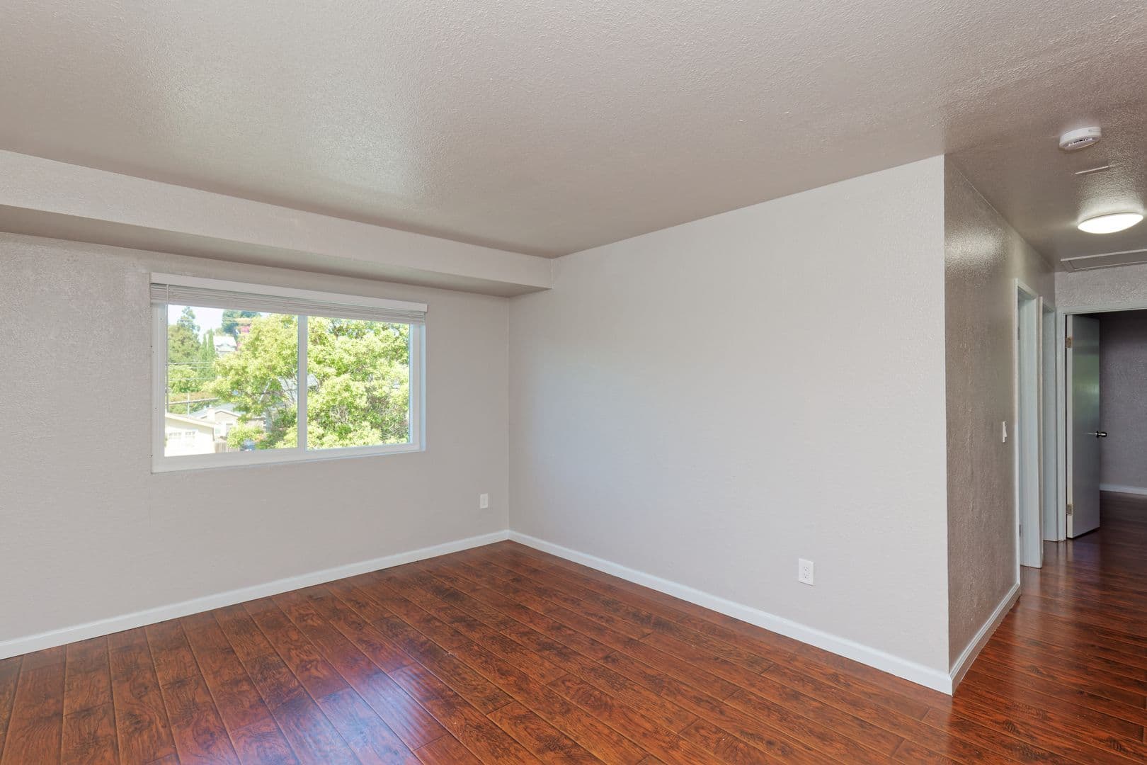 Oakland Apartment: 3024 Fruitvale Ave