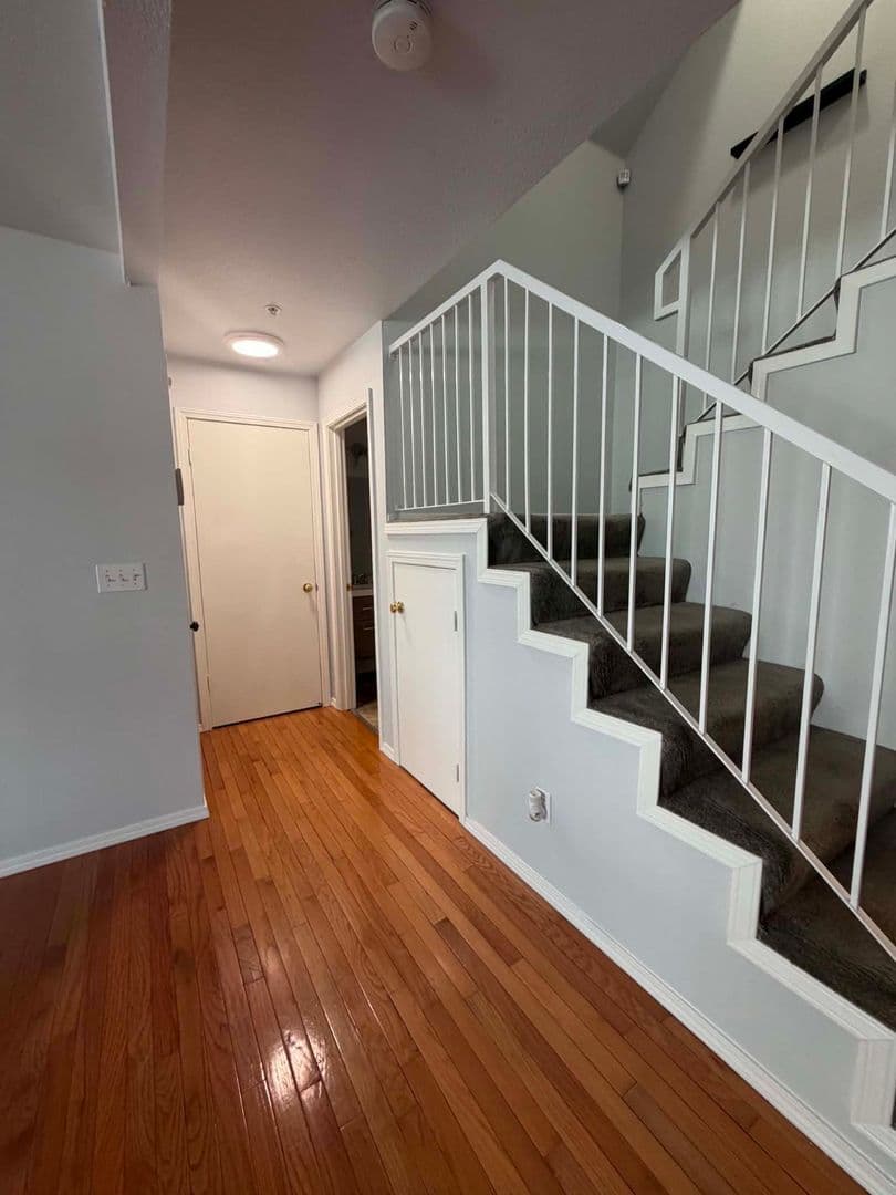 Vallejo House: 1 Frisbie St