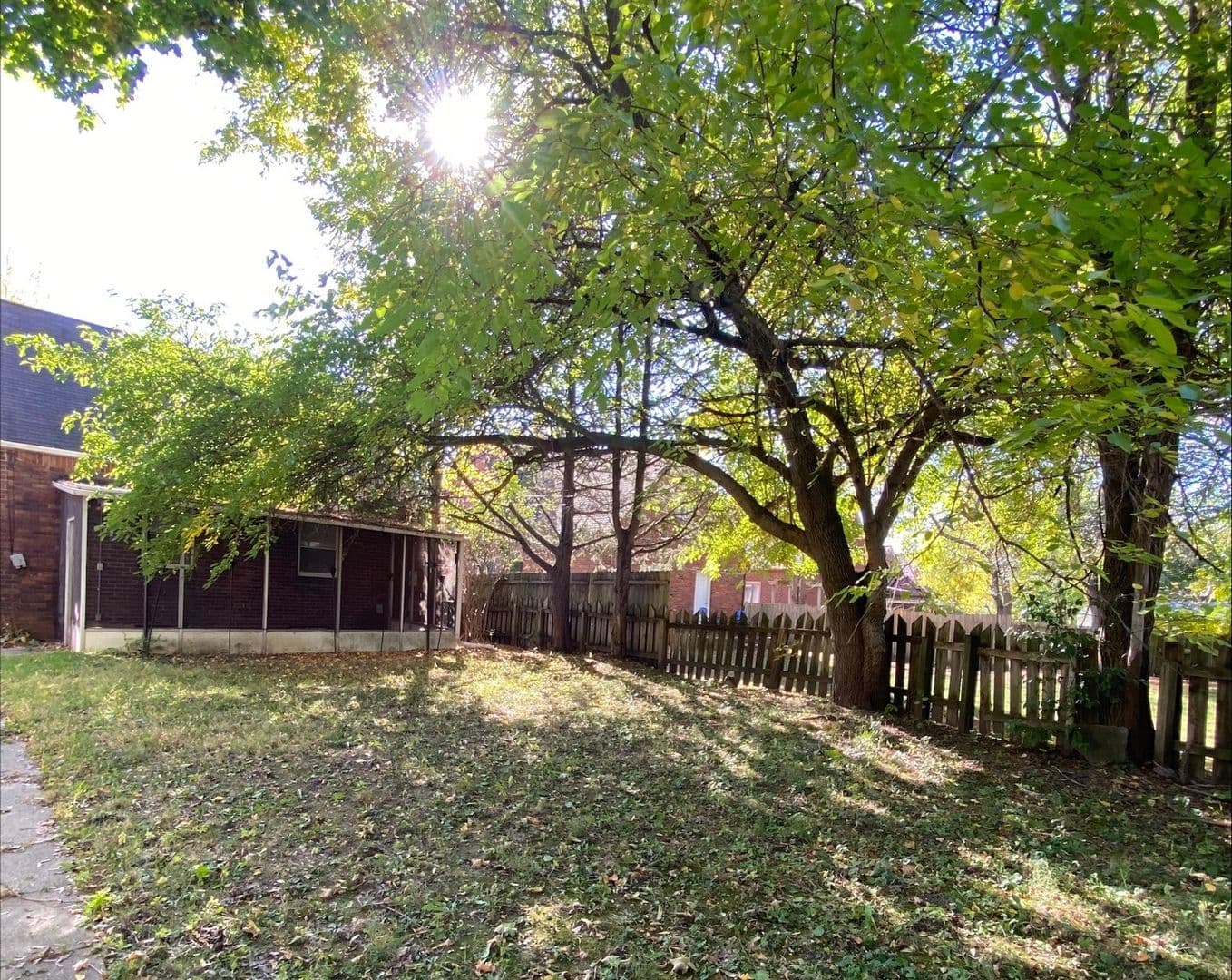 Pontiac House: 96 Spokane Dr