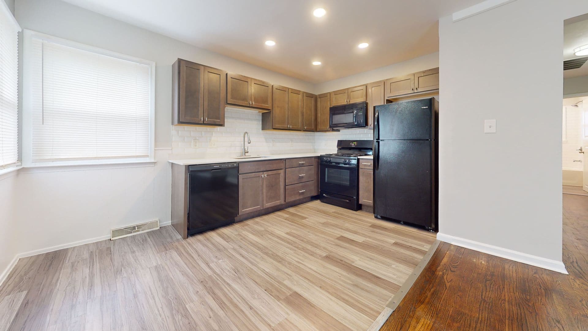 Warren House: 2111 Otis Ave