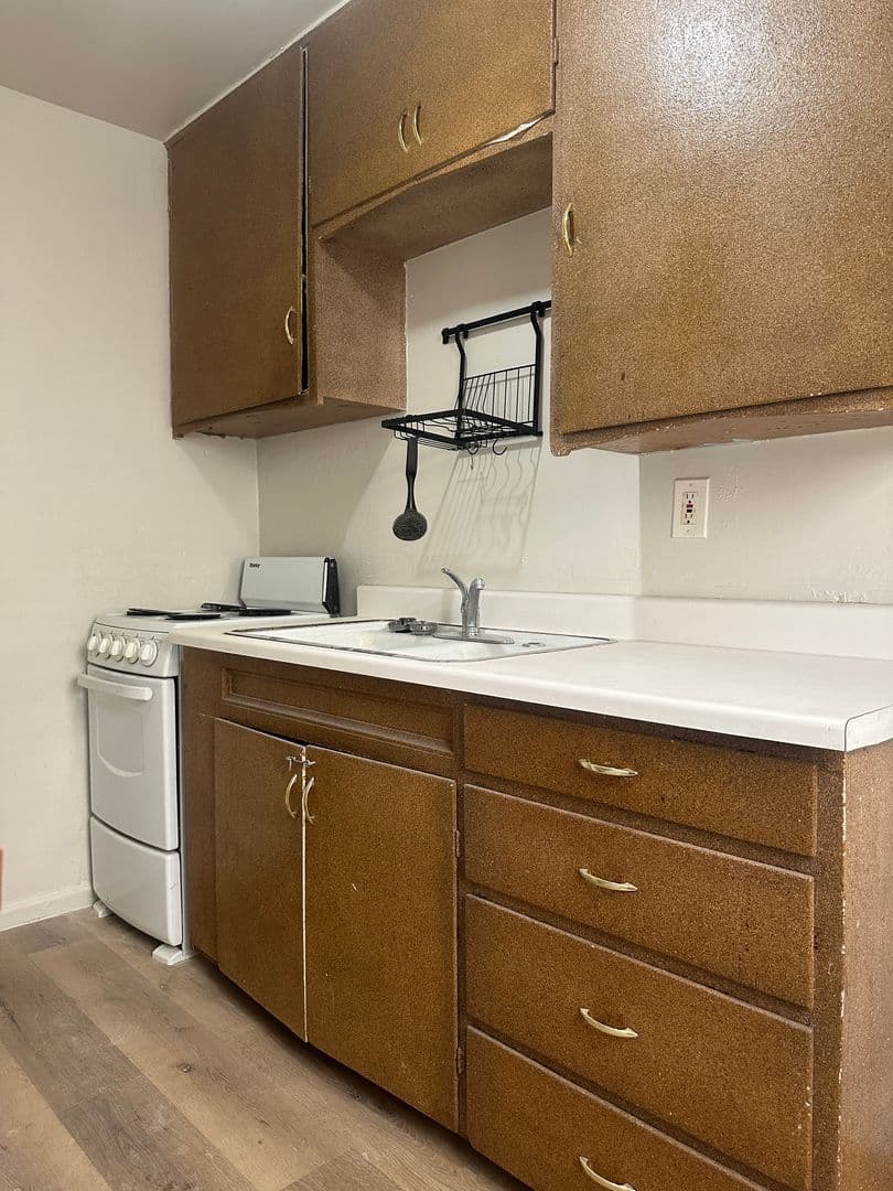 Warren Apartment: 11448 Jackson Ave