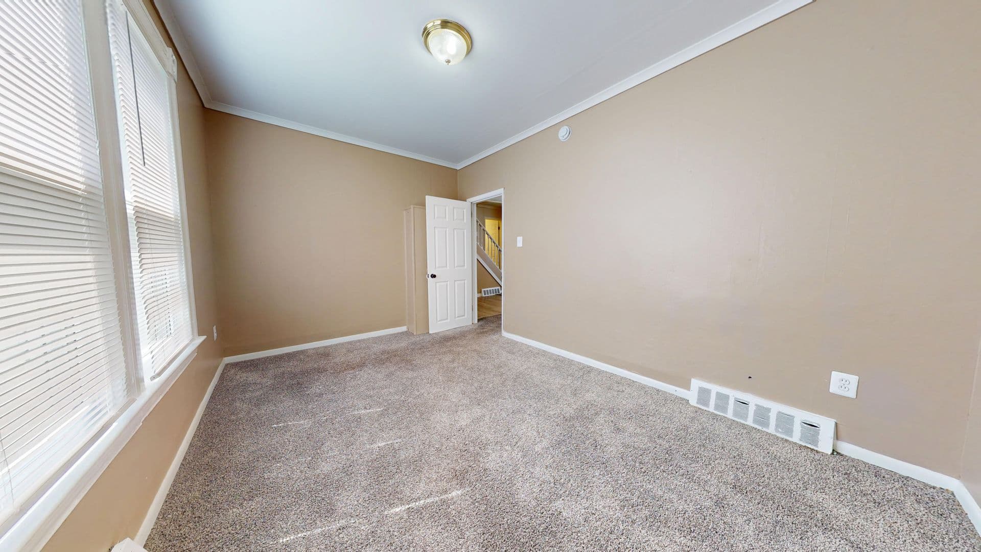 Pontiac House: 22 Ellwood St