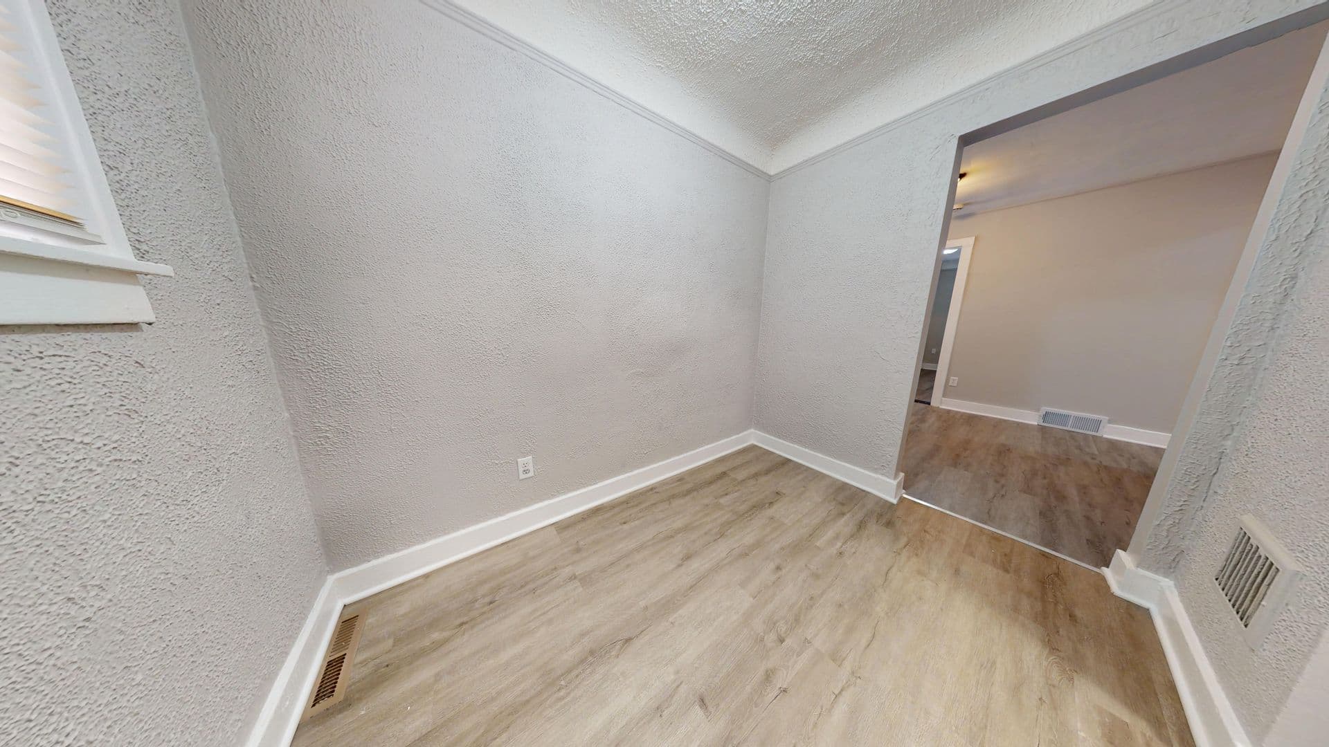Pontiac Apartment: 43-43.5 N Sanford St