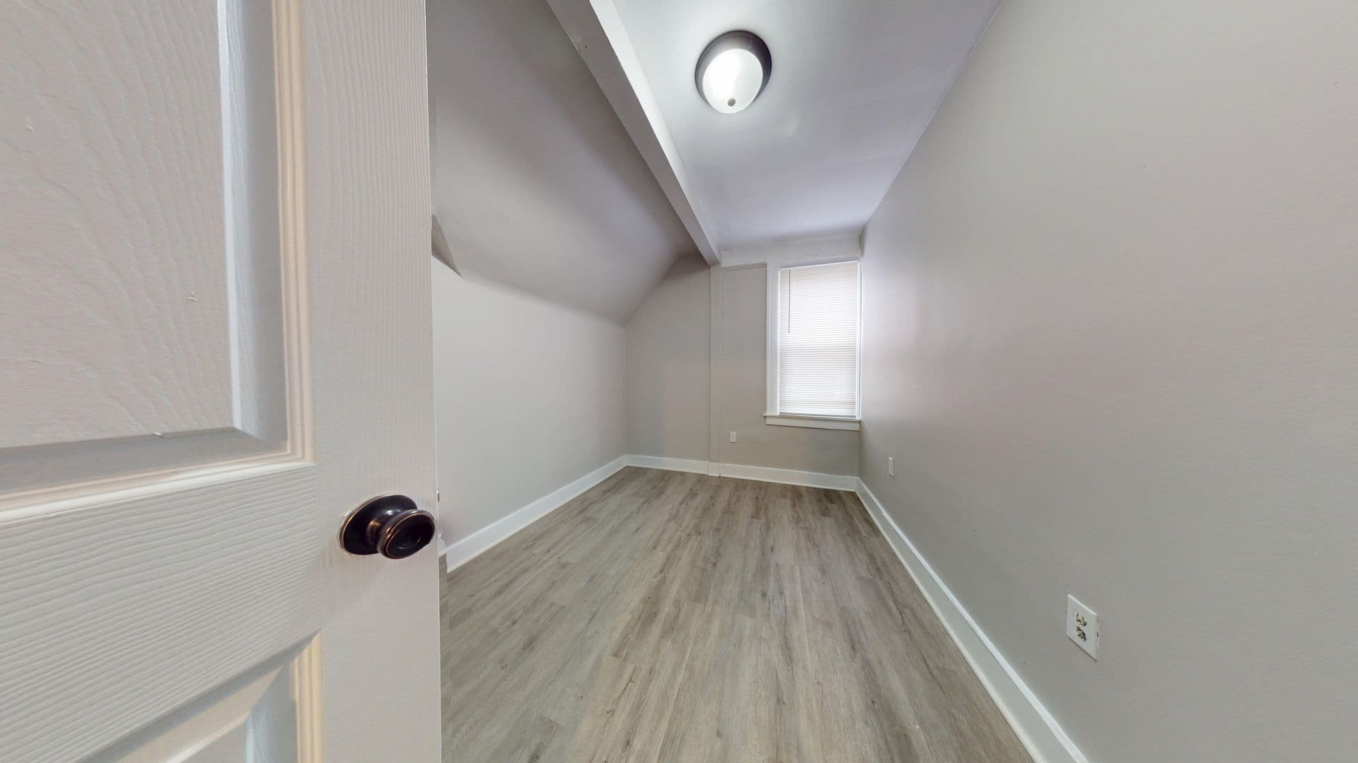 Pontiac Apartment: 43-43.5 N Sanford St