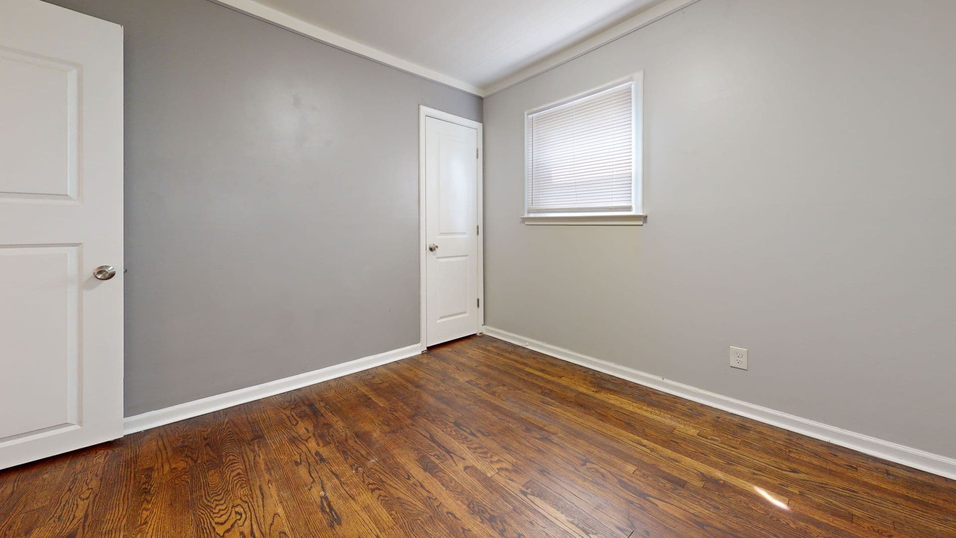 Warren House: 2111 Otis Ave