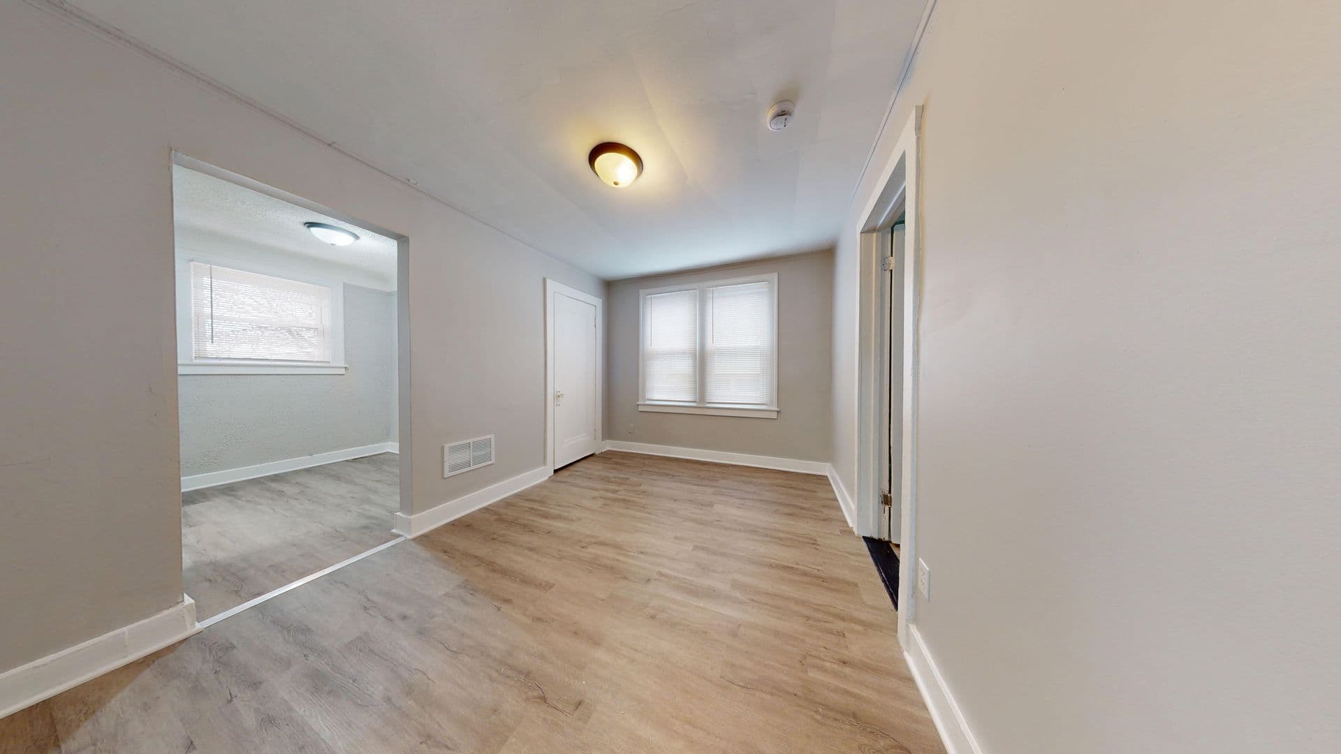 Pontiac Apartment: 43-43.5 N Sanford St