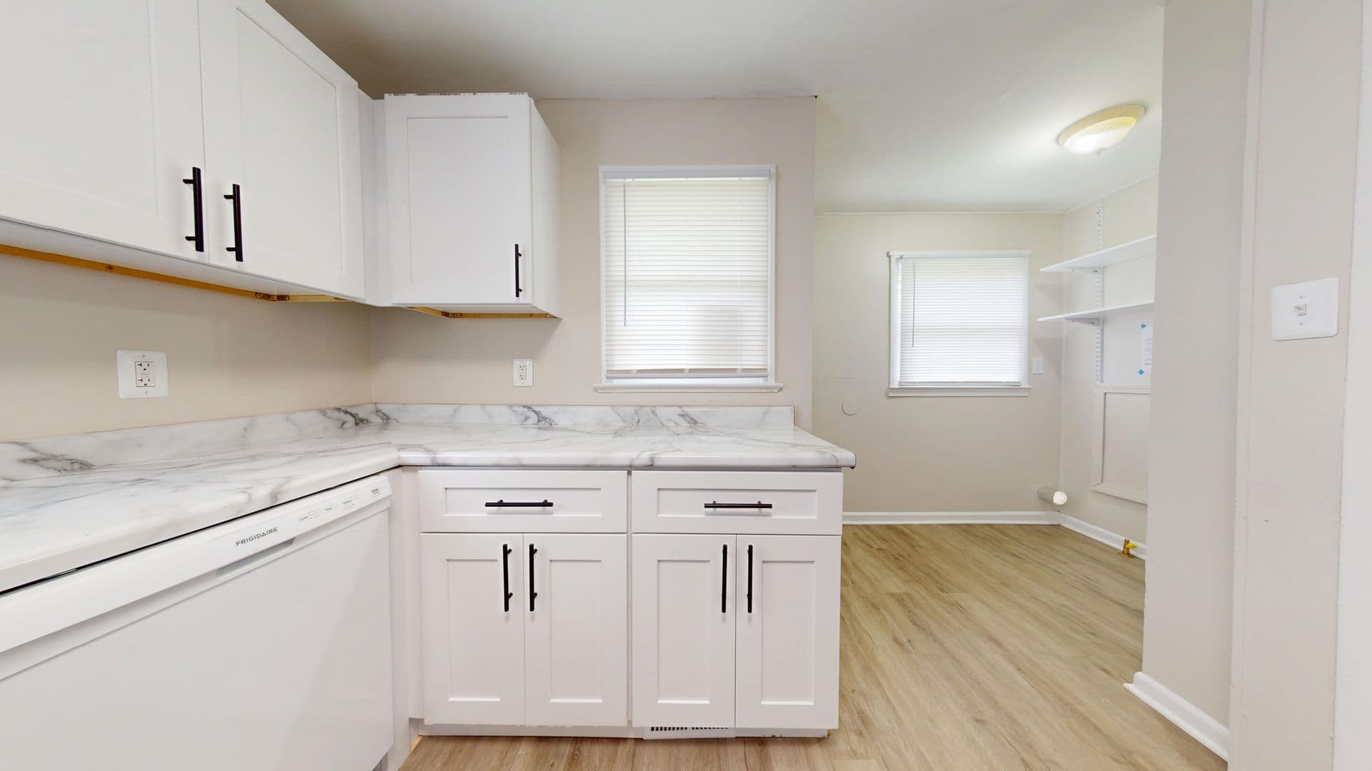 Pontiac House: 22 Ellwood St