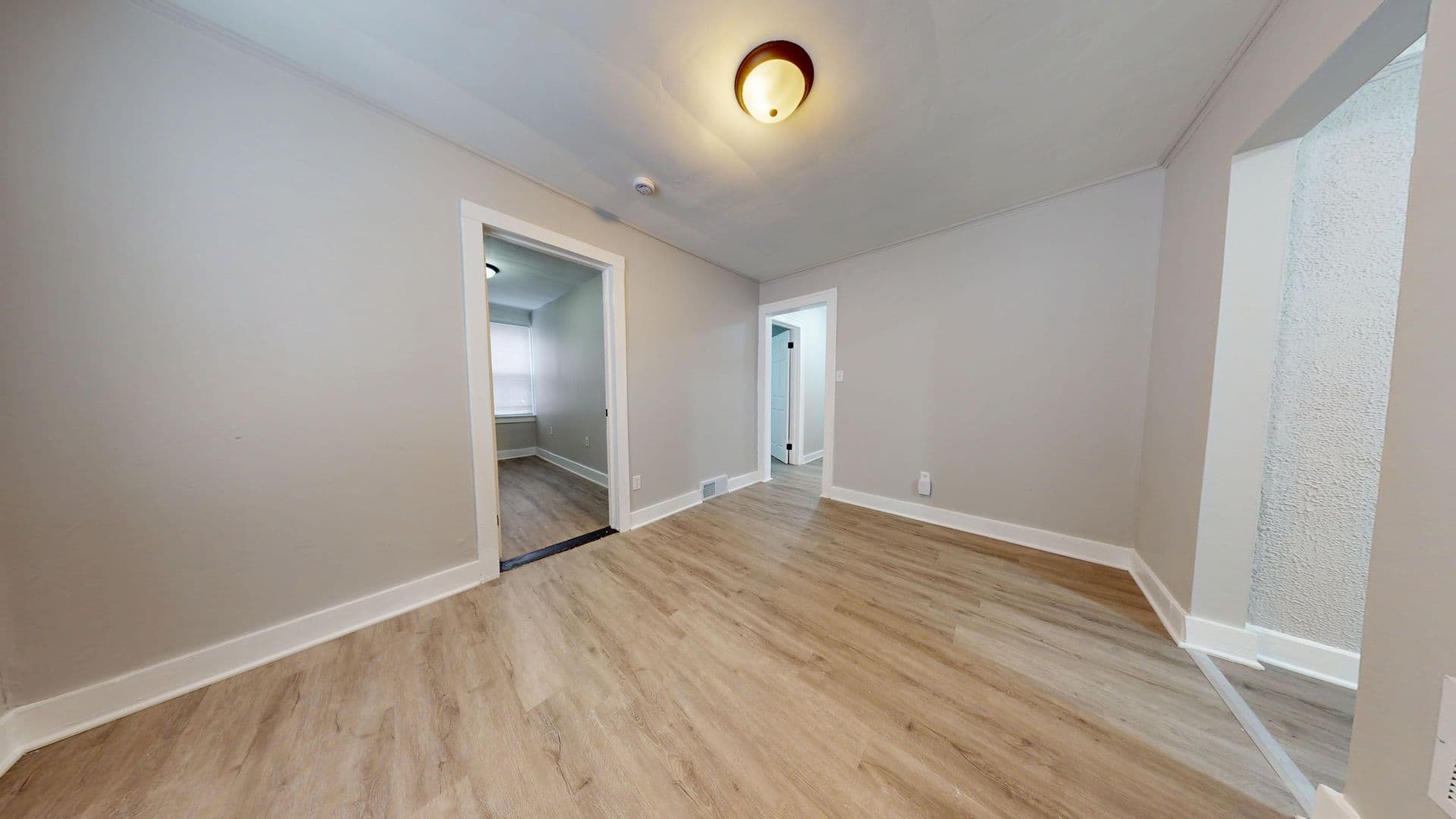 Pontiac Apartment: 43-43.5 N Sanford St