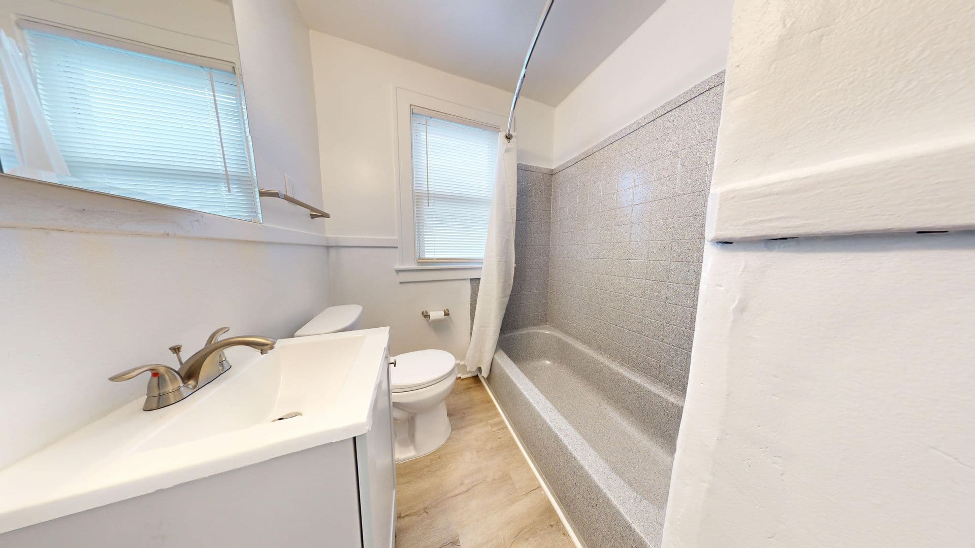 Pontiac Apartment: 43-43.5 N Sanford St