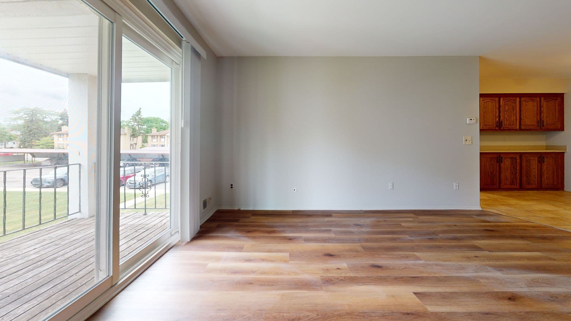 Warren House: 29125 Hayes Rd Apt 15