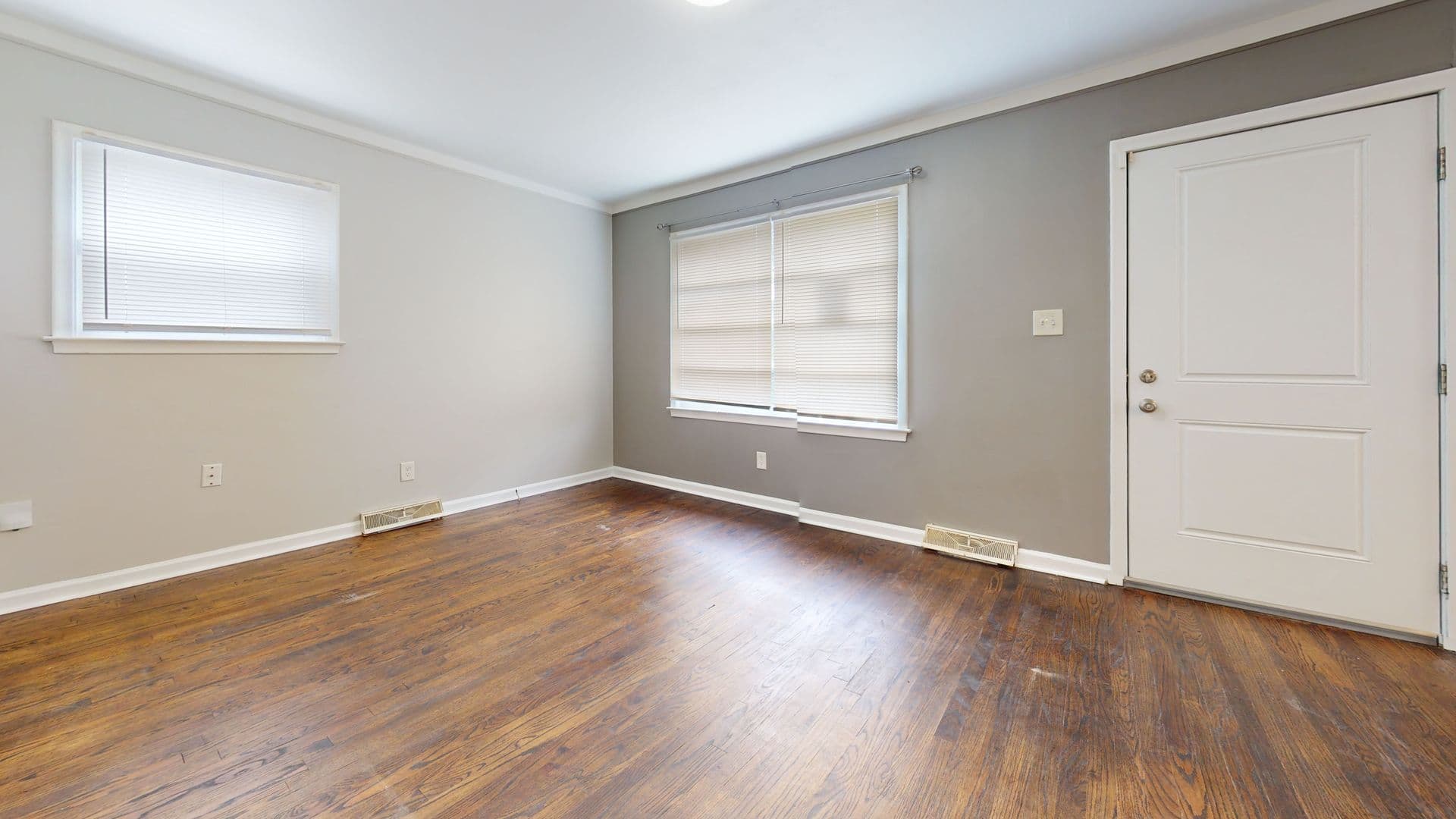 Warren House: 2111 Otis Ave