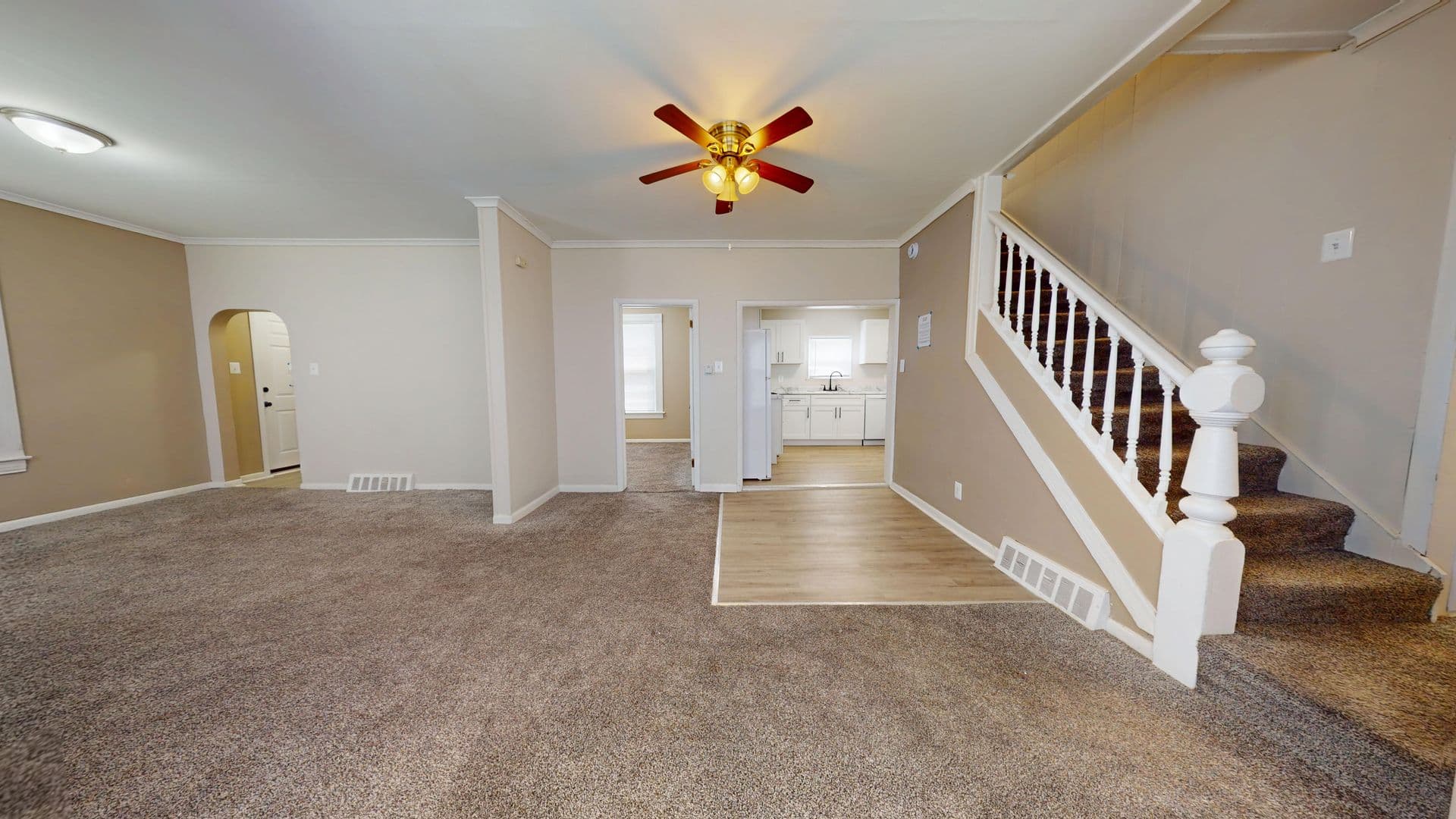 Pontiac House: 22 Ellwood St