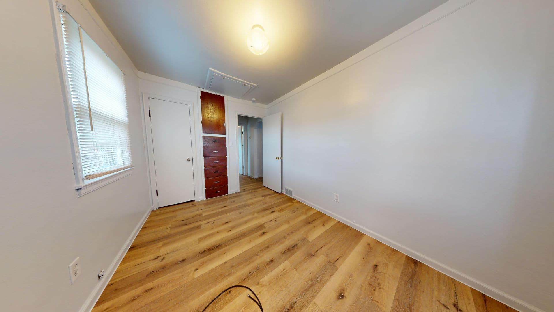 Warren Apartment: 11448 Jackson Ave