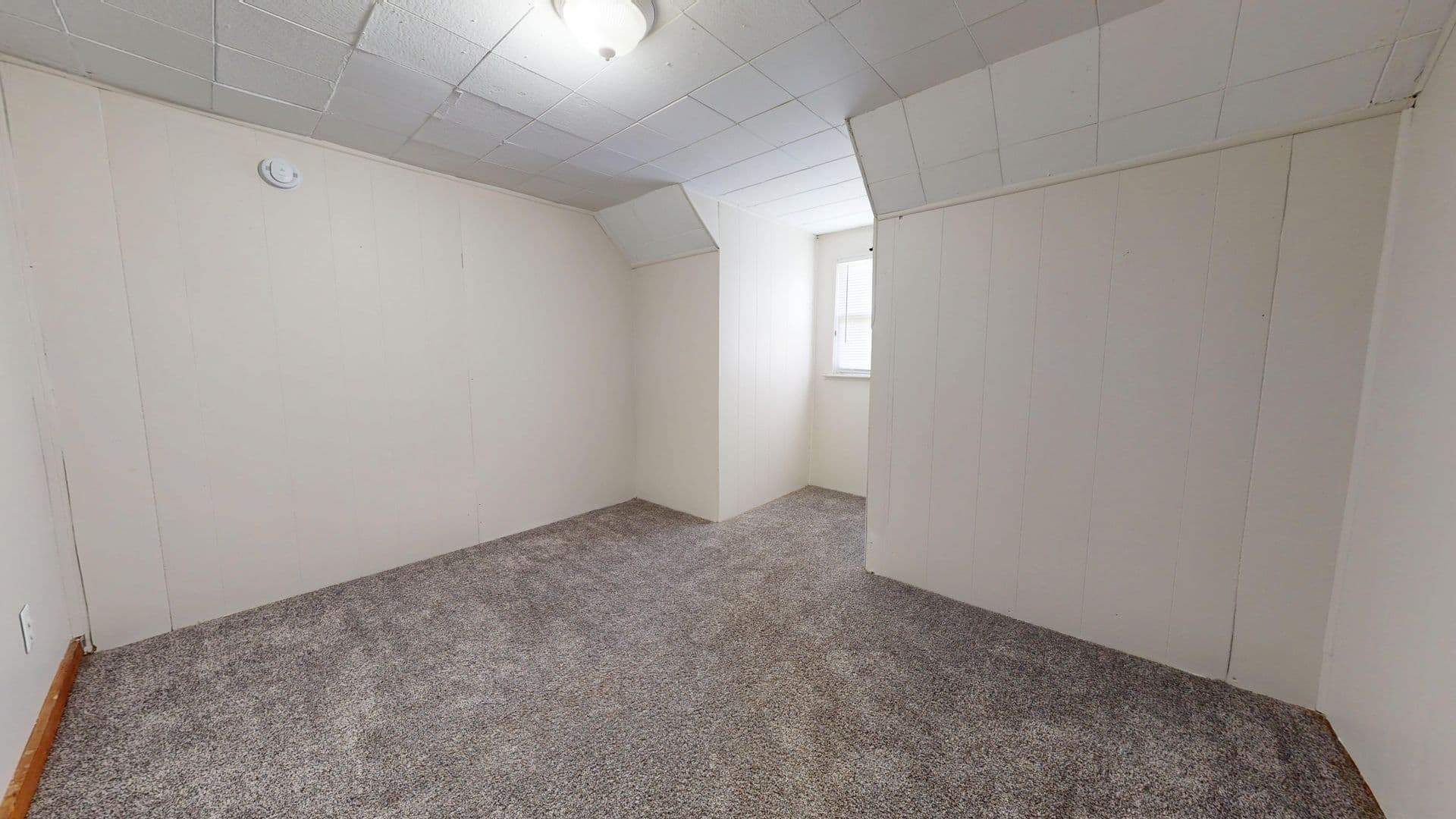 Pontiac House: 22 Ellwood St