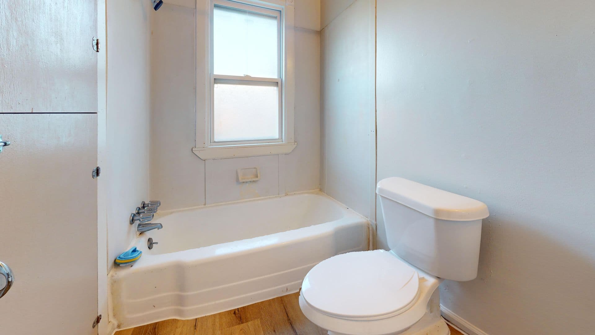 Warren Apartment: 11448 Jackson Ave