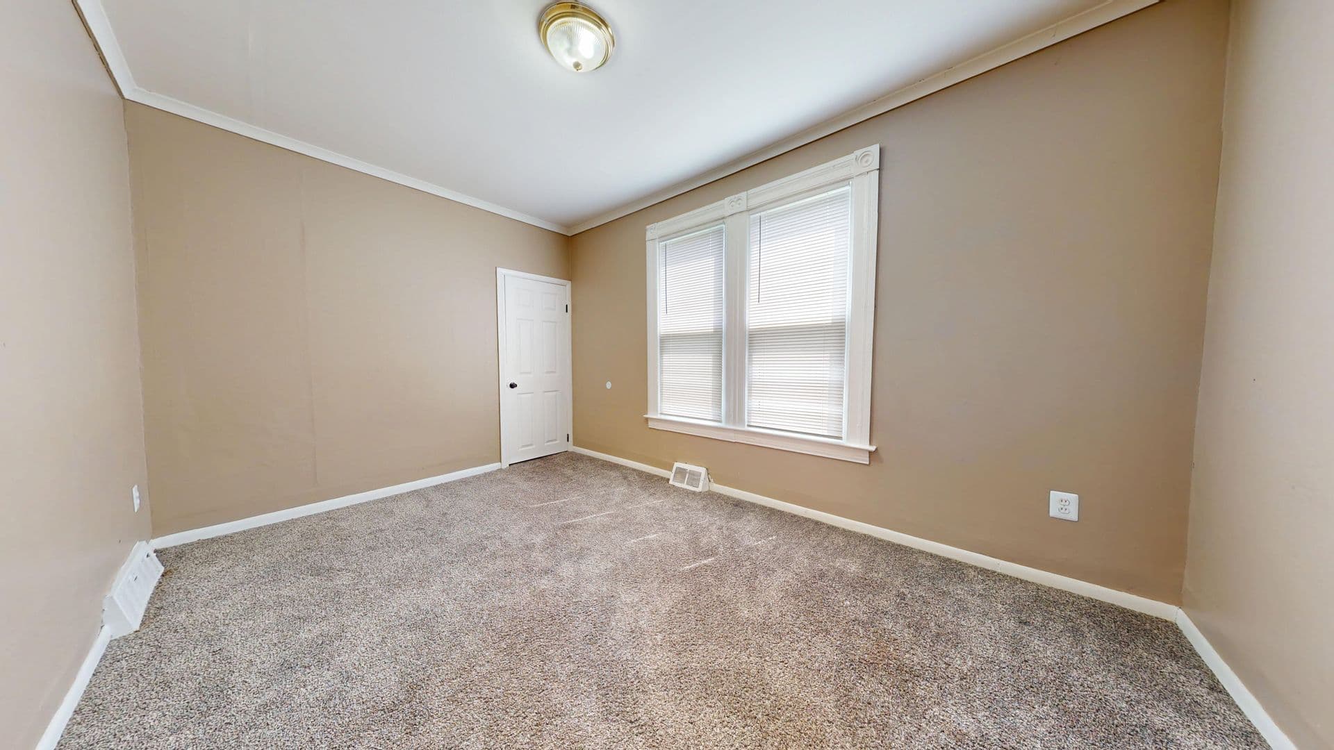Pontiac House: 22 Ellwood St