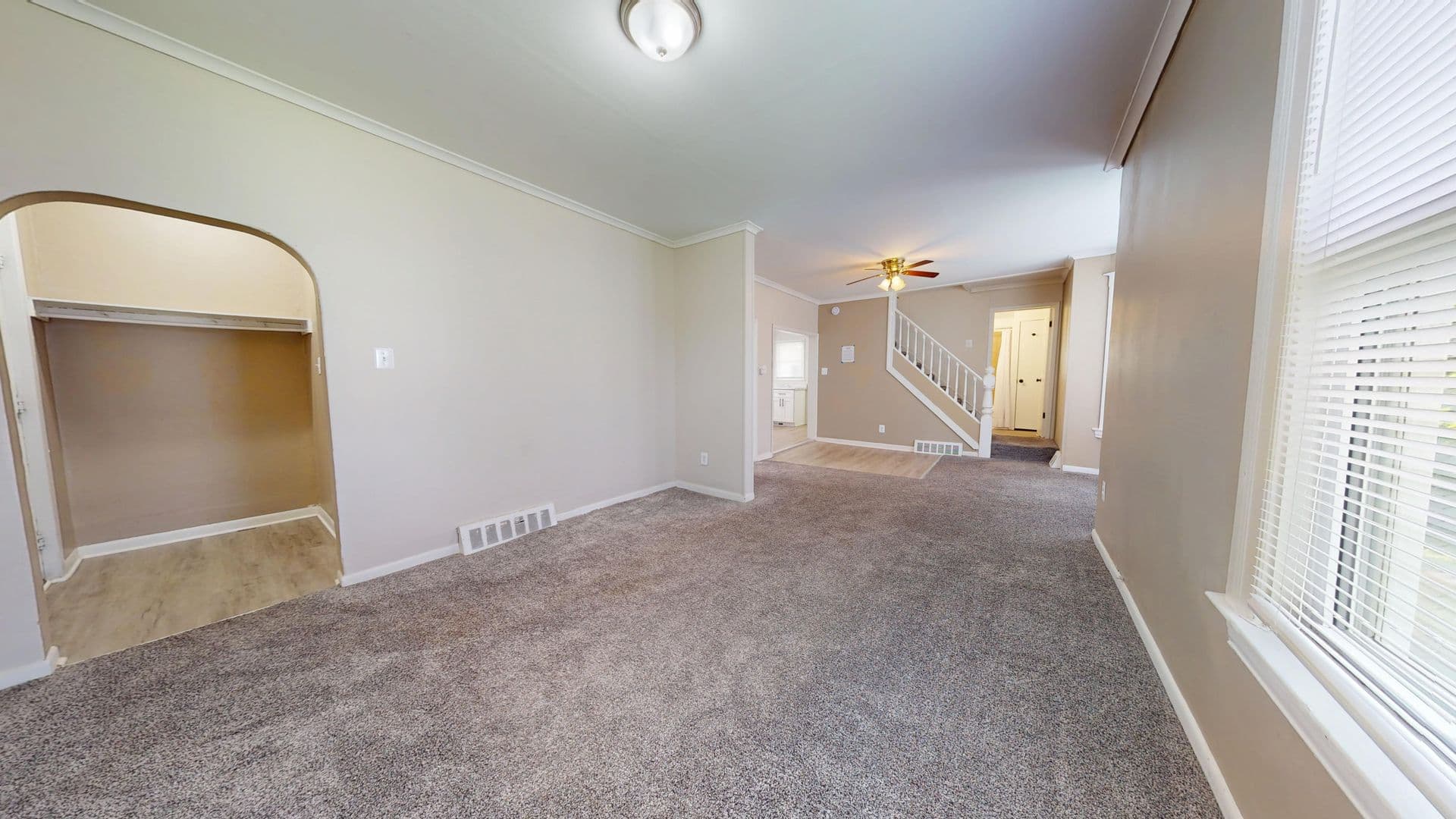 Pontiac House: 22 Ellwood St