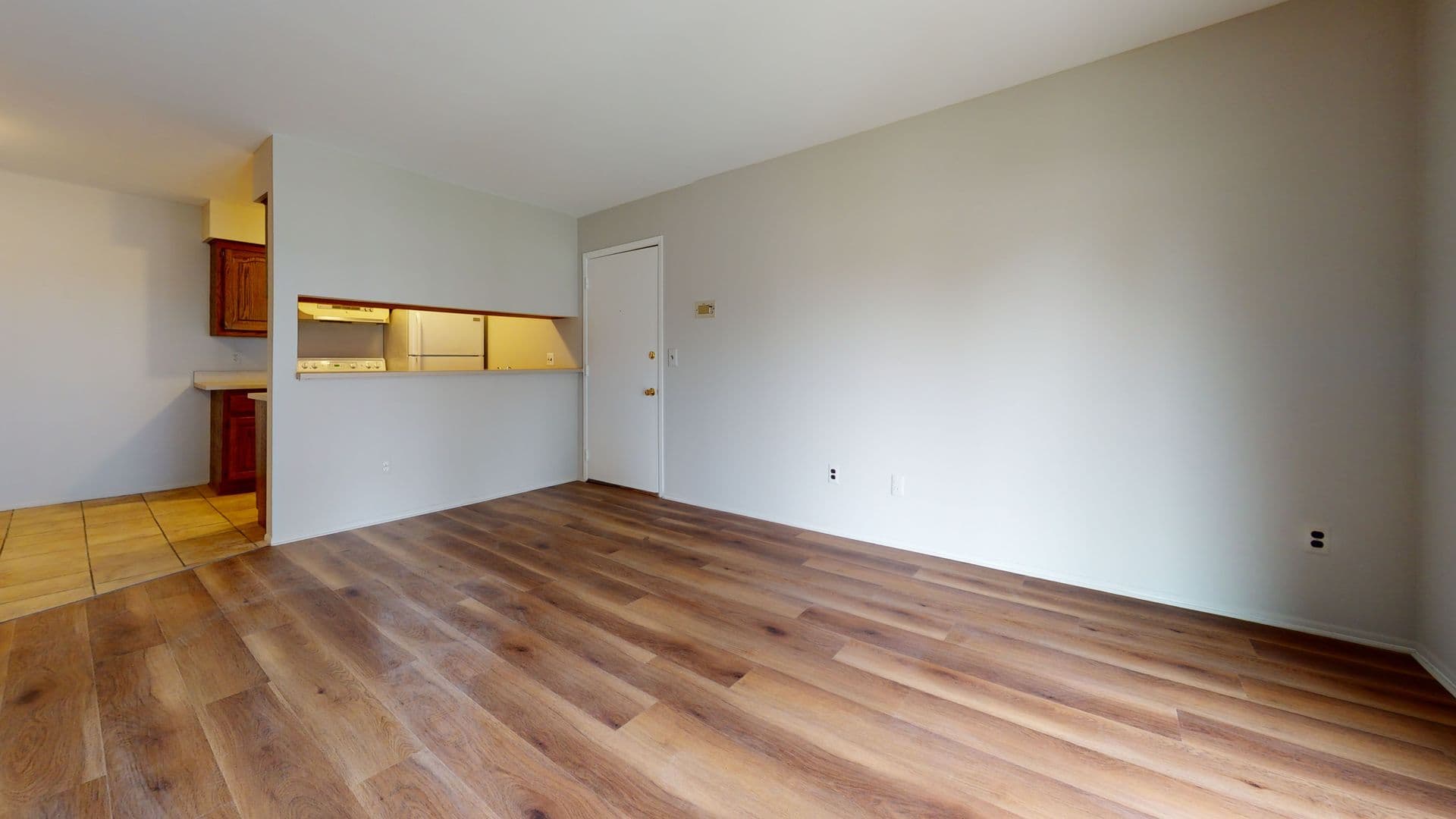 Warren House: 29125 Hayes Rd Apt 15