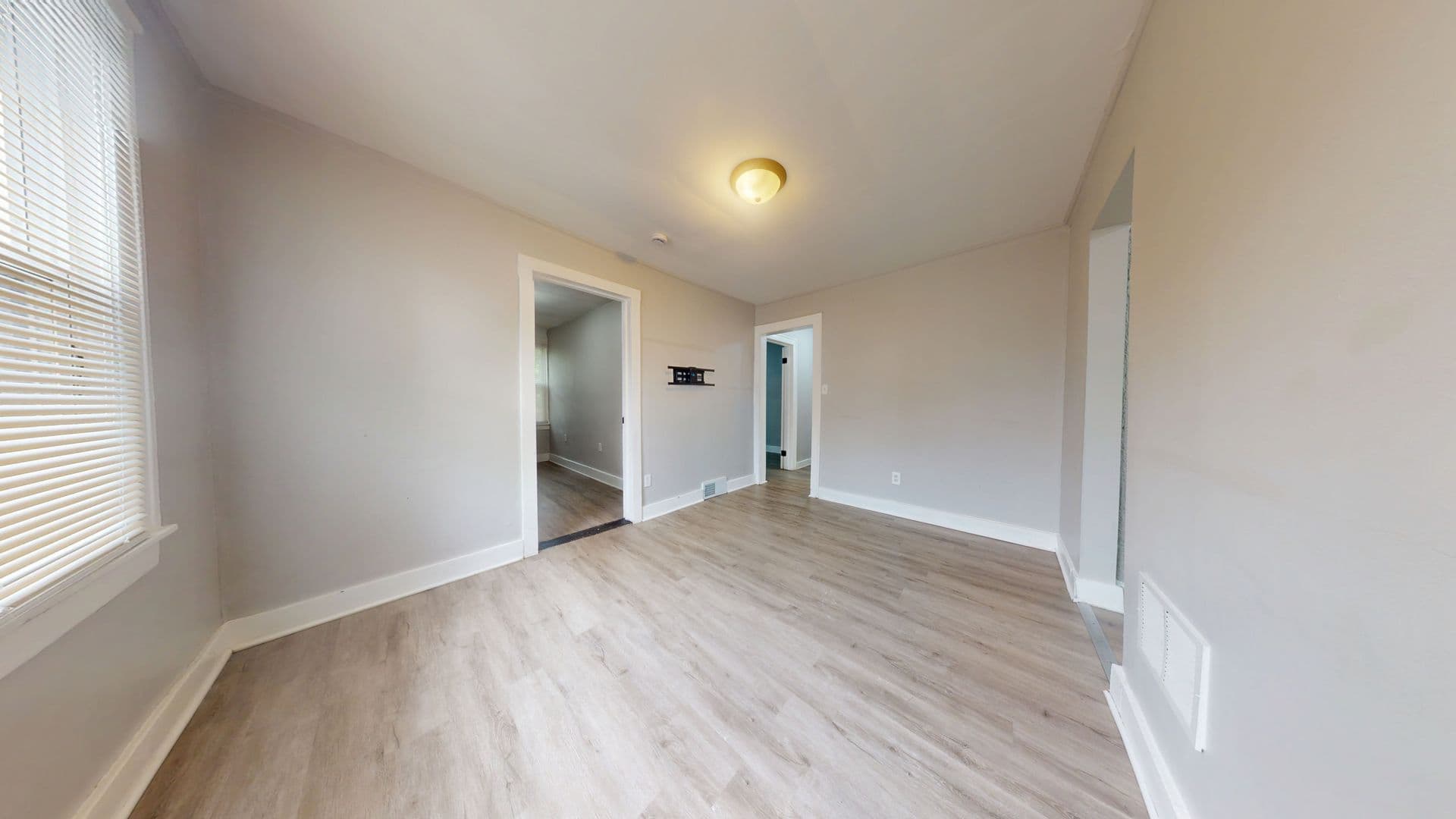 Pontiac Apartment: 43-43.5 N Sanford St
