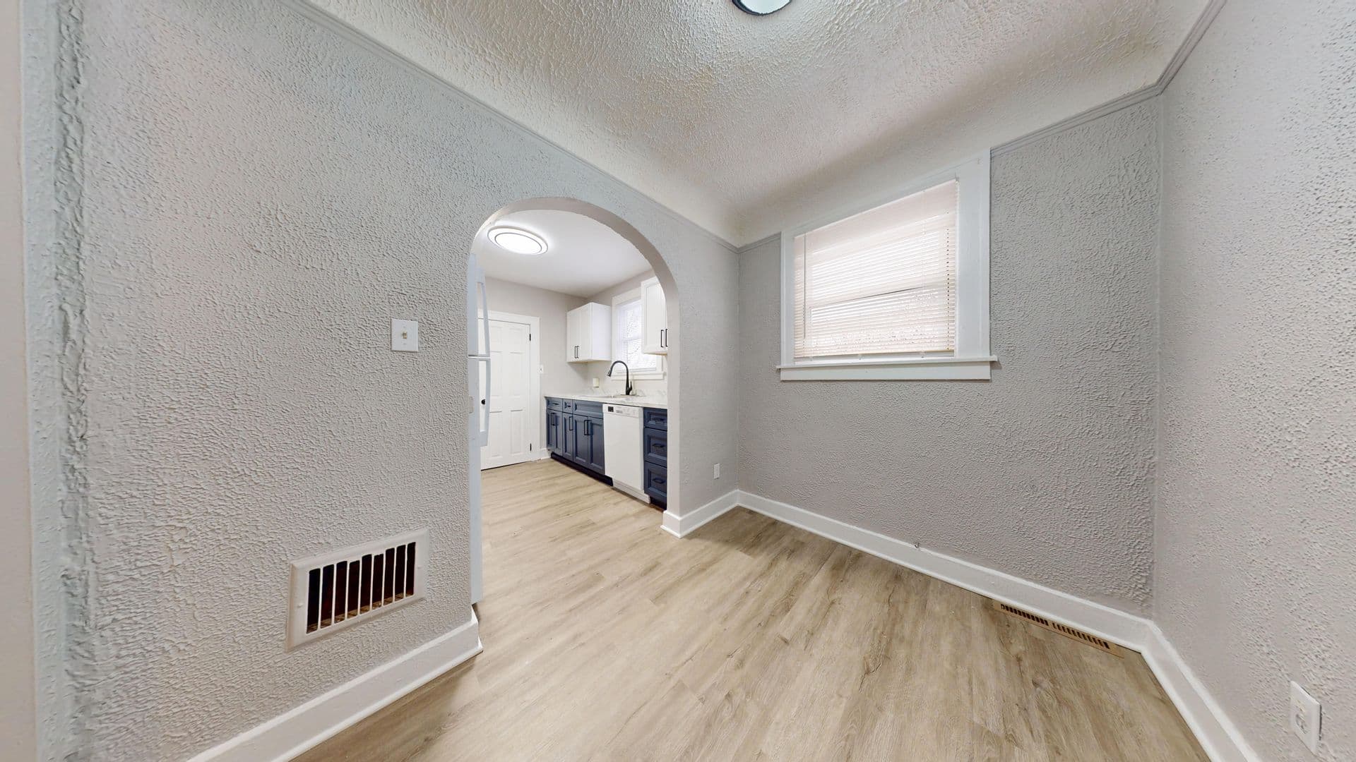 Pontiac Apartment: 43-43.5 N Sanford St