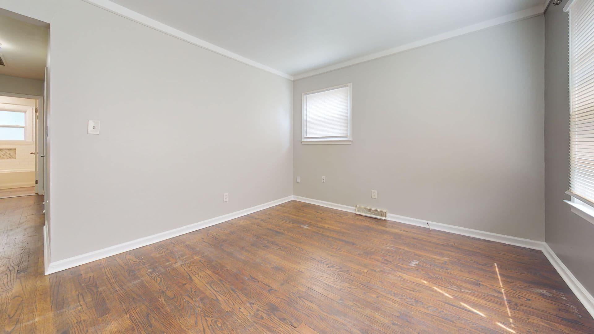 Warren House: 2111 Otis Ave