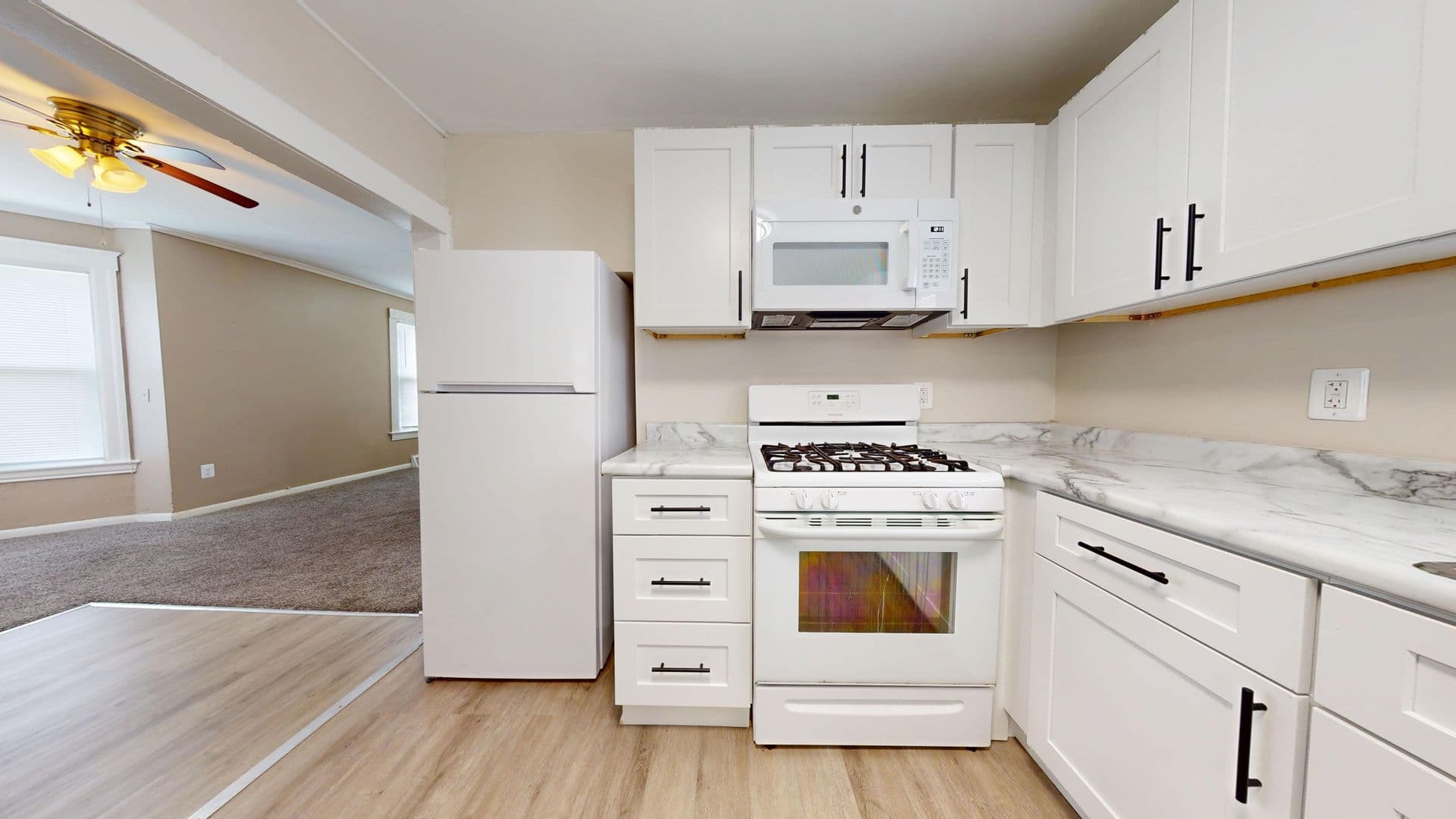 Pontiac House: 22 Ellwood St