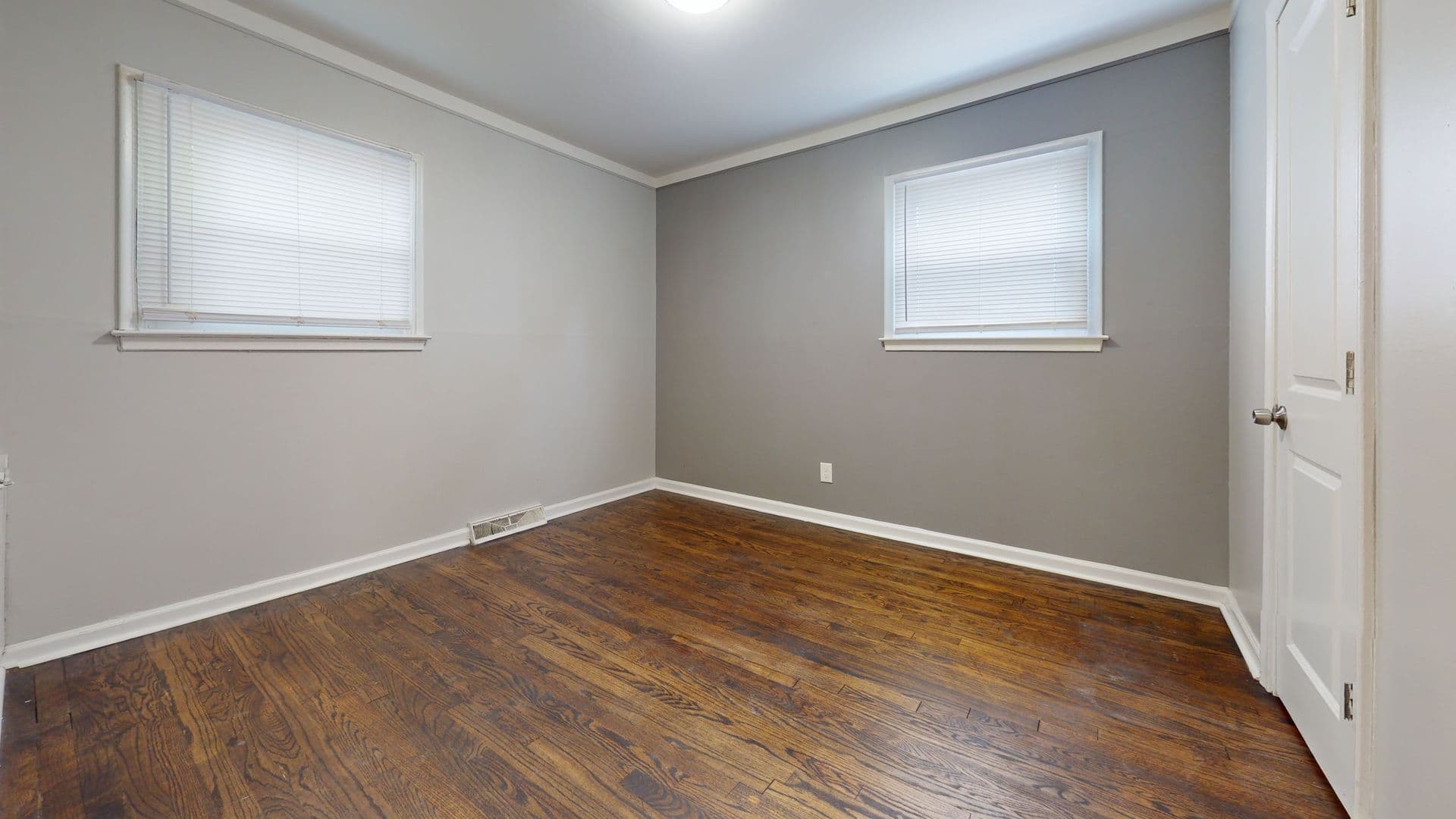 Warren House: 2111 Otis Ave