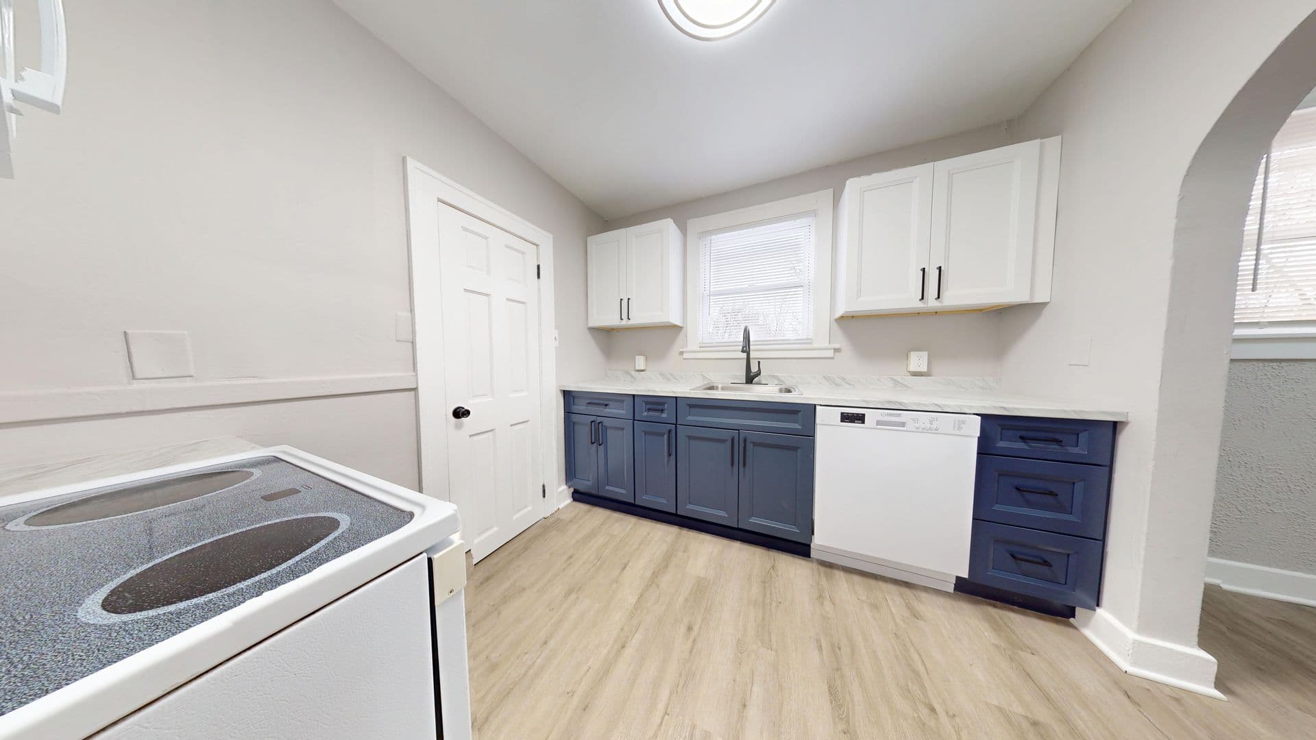 Pontiac Apartment: 43-43.5 N Sanford St
