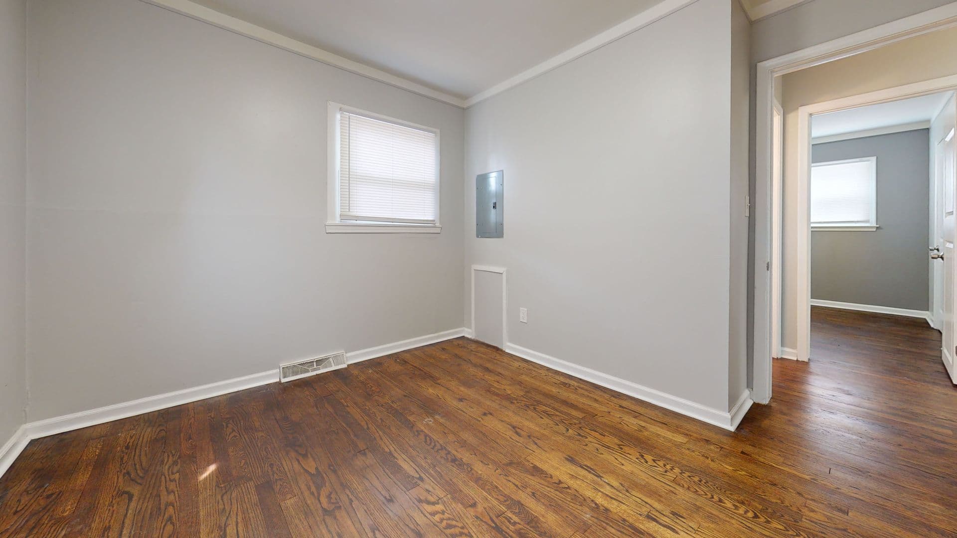 Warren House: 2111 Otis Ave