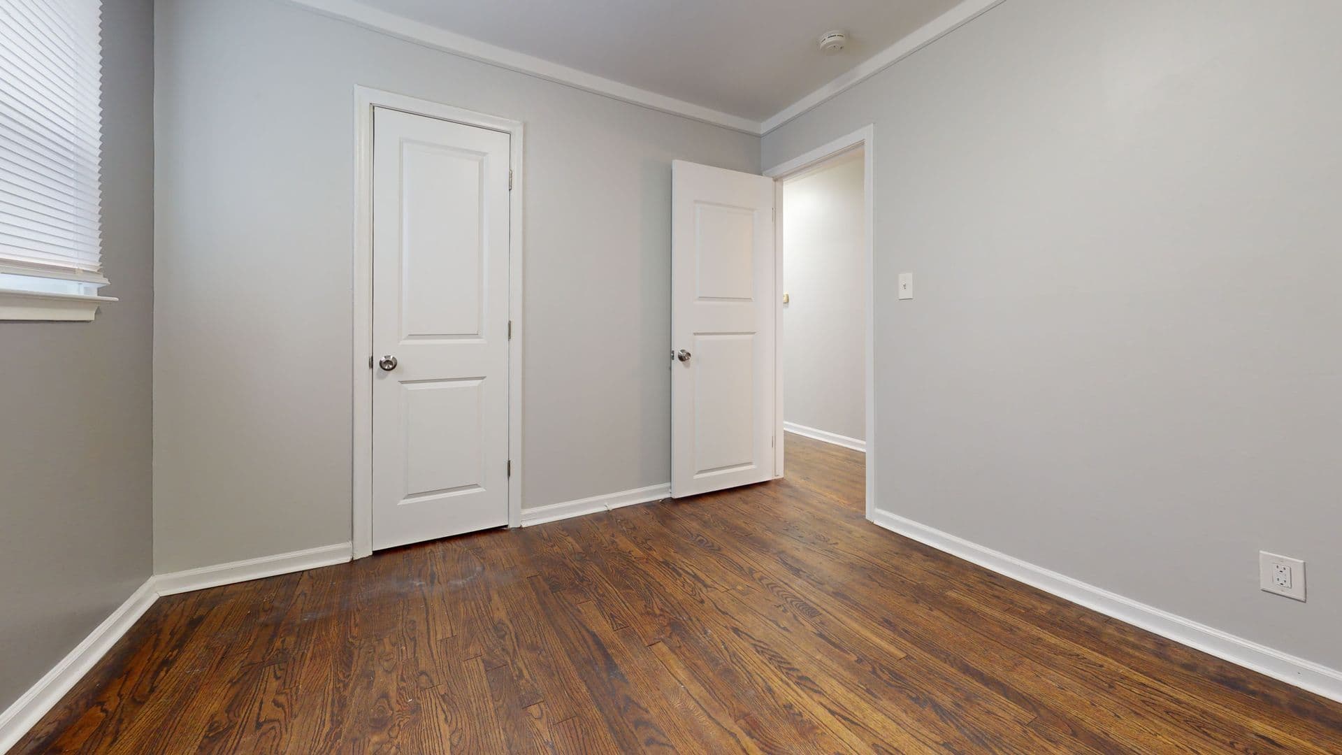 Warren House: 2111 Otis Ave