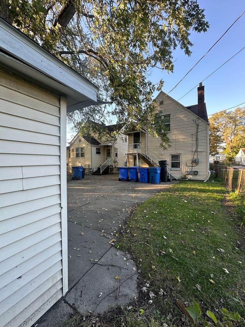 Warren Apartment: 11448 Jackson Ave