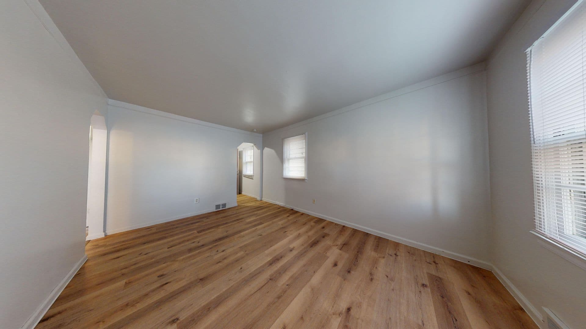 Warren Apartment: 11448 Jackson Ave