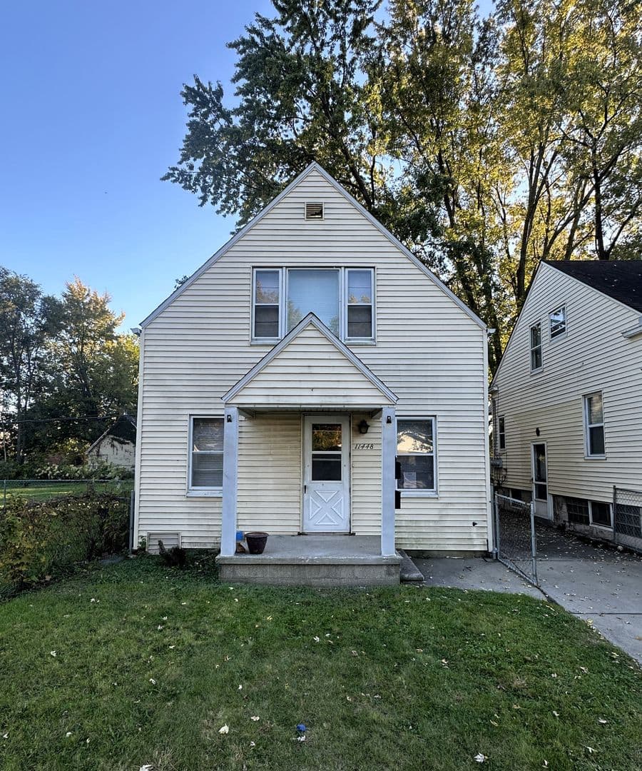 Warren Apartment: 11448 Jackson Ave