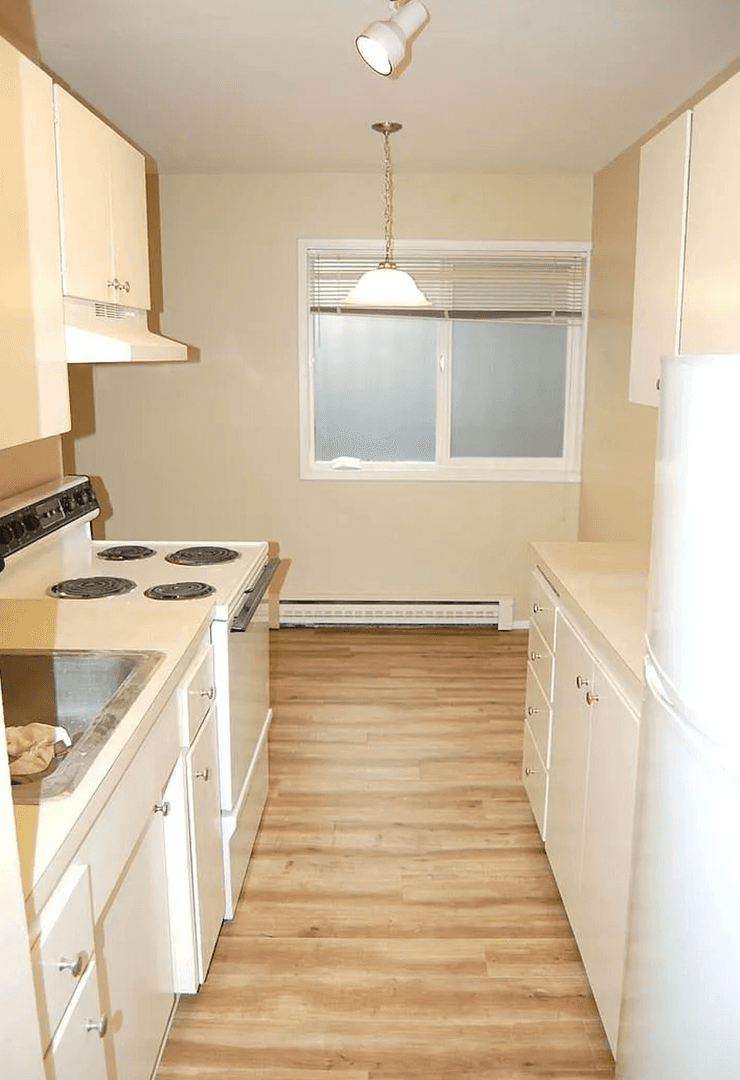Seattle Apartment: 424 Summit Ave E