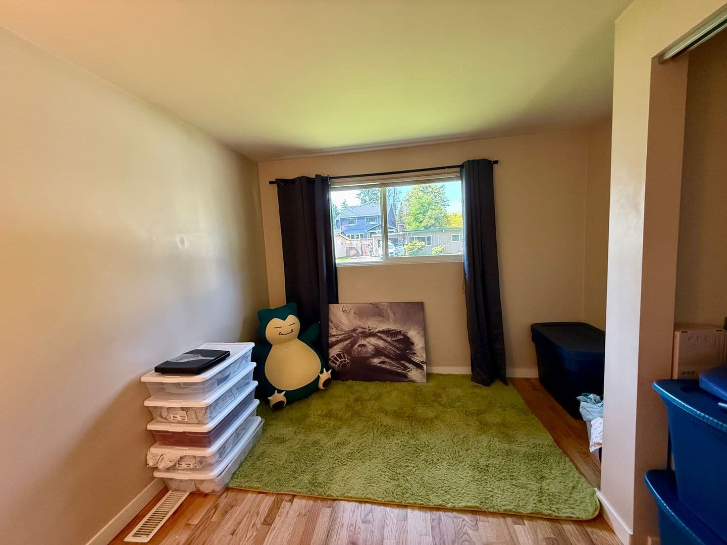 Bellevue House: 1004 165th Pl NE