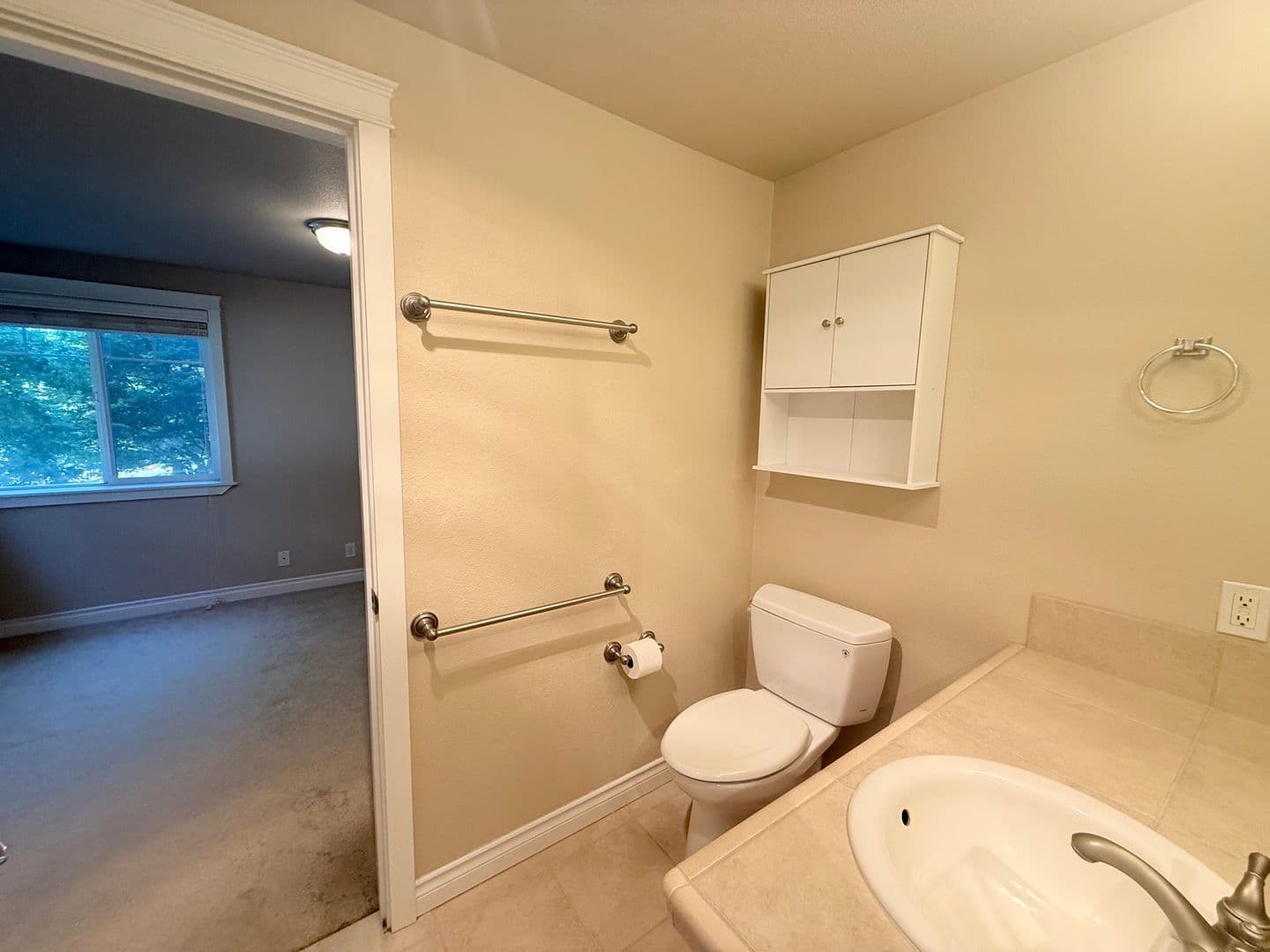Seattle Condo: 2200 Thorndyke Ave W #201