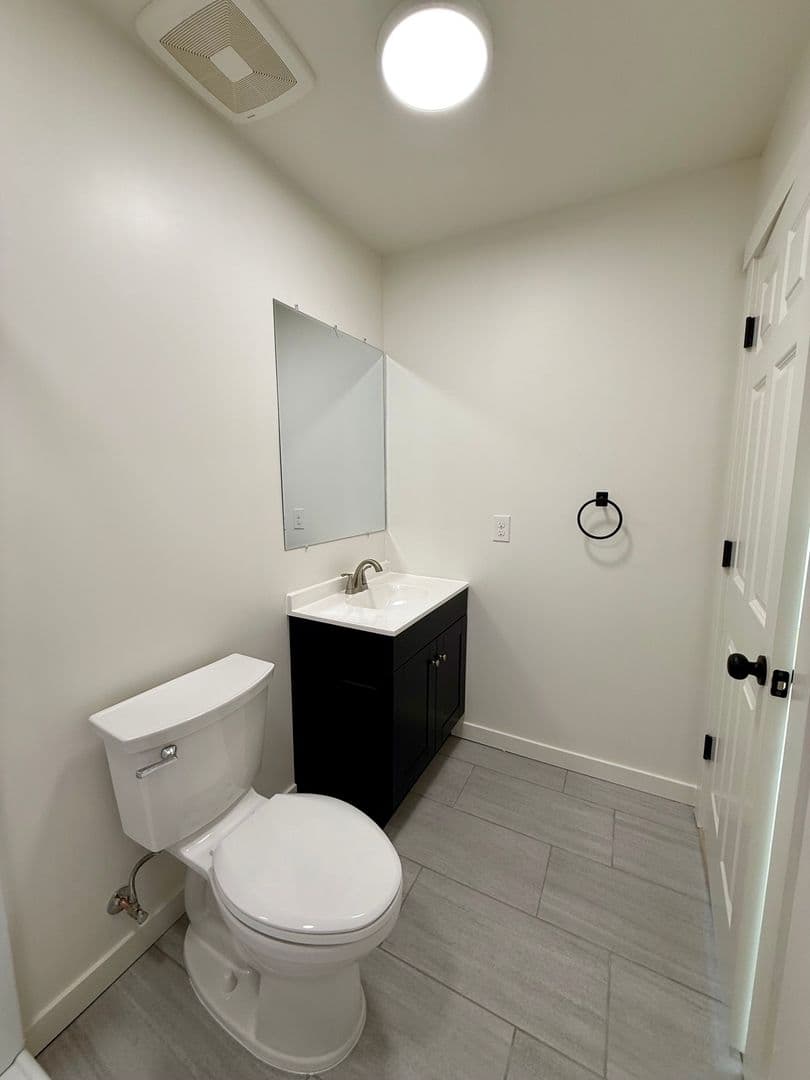 Seattle Apartment: 1714 E Columbia St