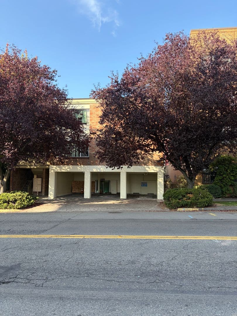 Seattle Apartment: 412 W Mercer St