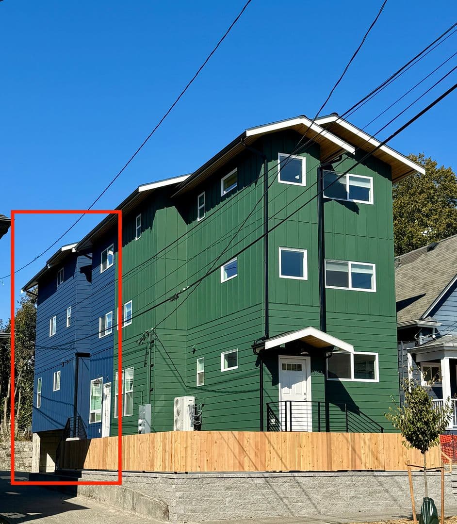 Seattle Apartment: 1714 E Columbia St