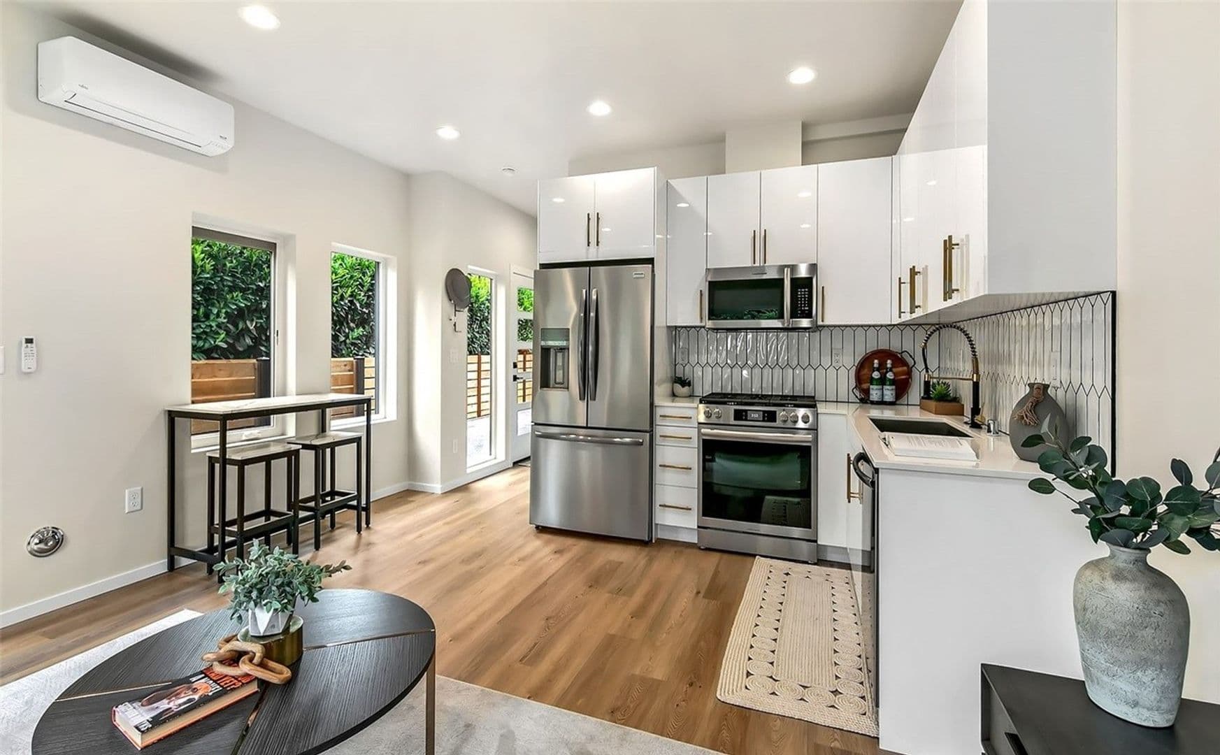 Seattle Townhome: 3828 35th Ave W Unit B