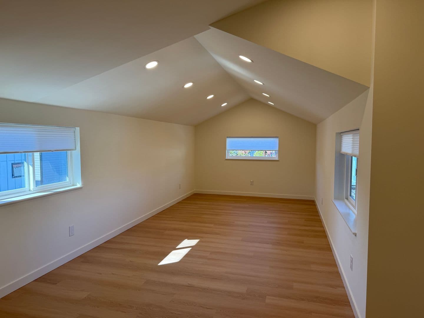 Seattle Apartment: 1714 E Columbia St