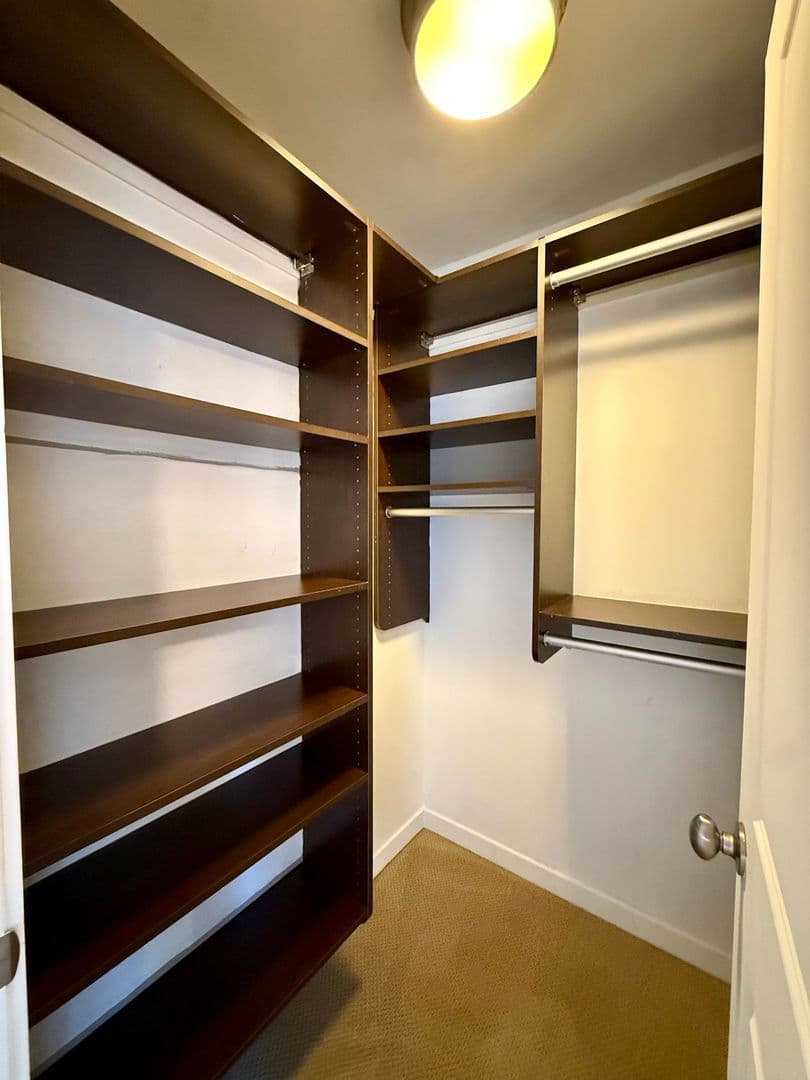Seattle Townhome: 433 Federal Ave E