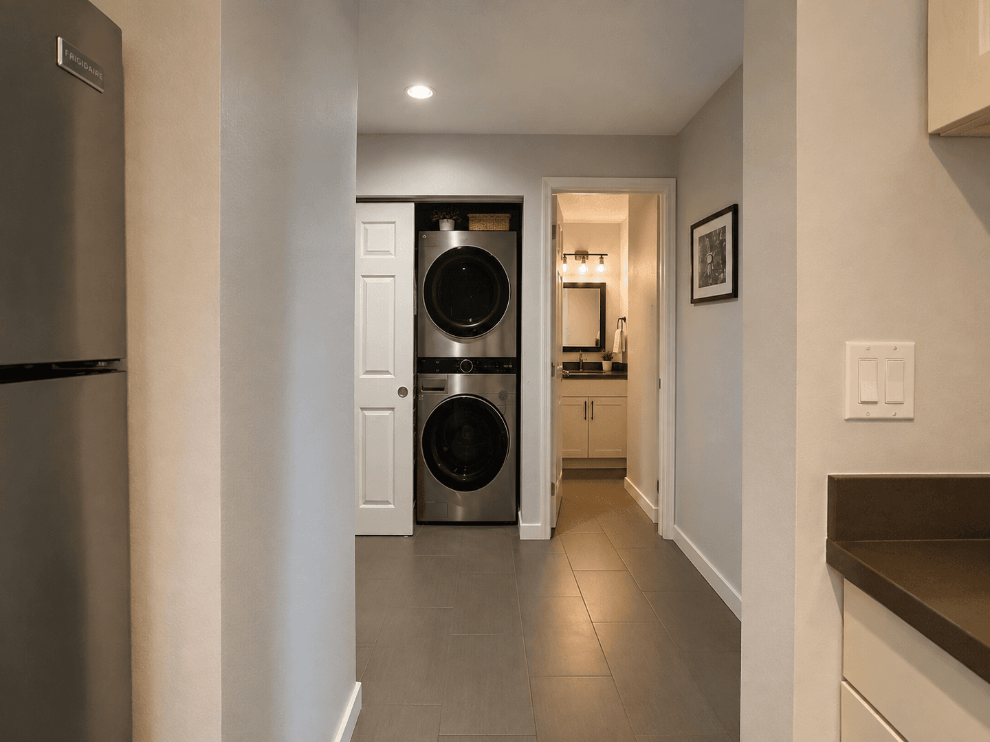 Kirkland Condo: 6627 Lakeview Dr #A102