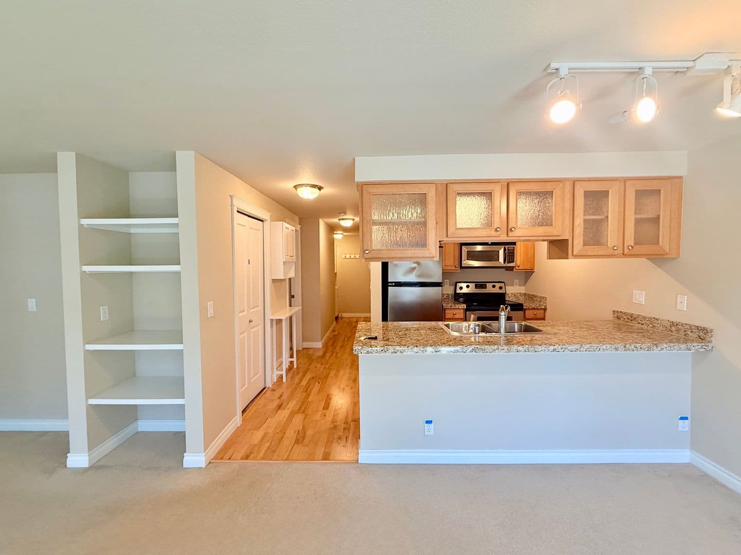 Seattle Condo: 2200 Thorndyke Ave W #201