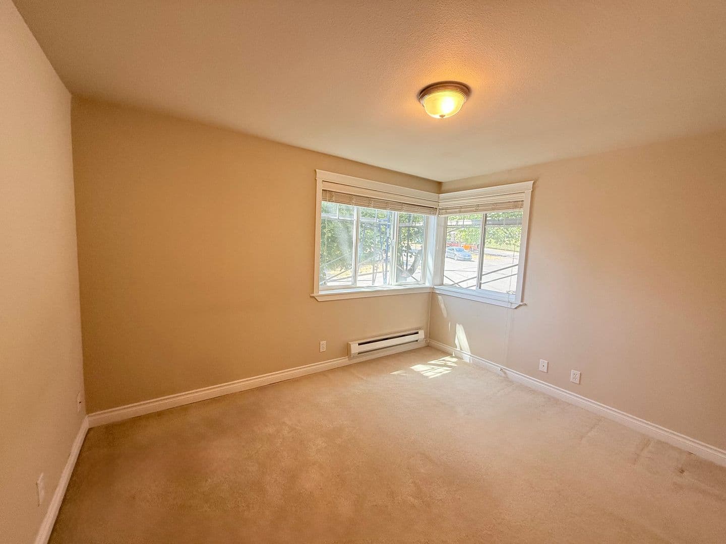 Seattle Condo: 2200 Thorndyke Ave W #201