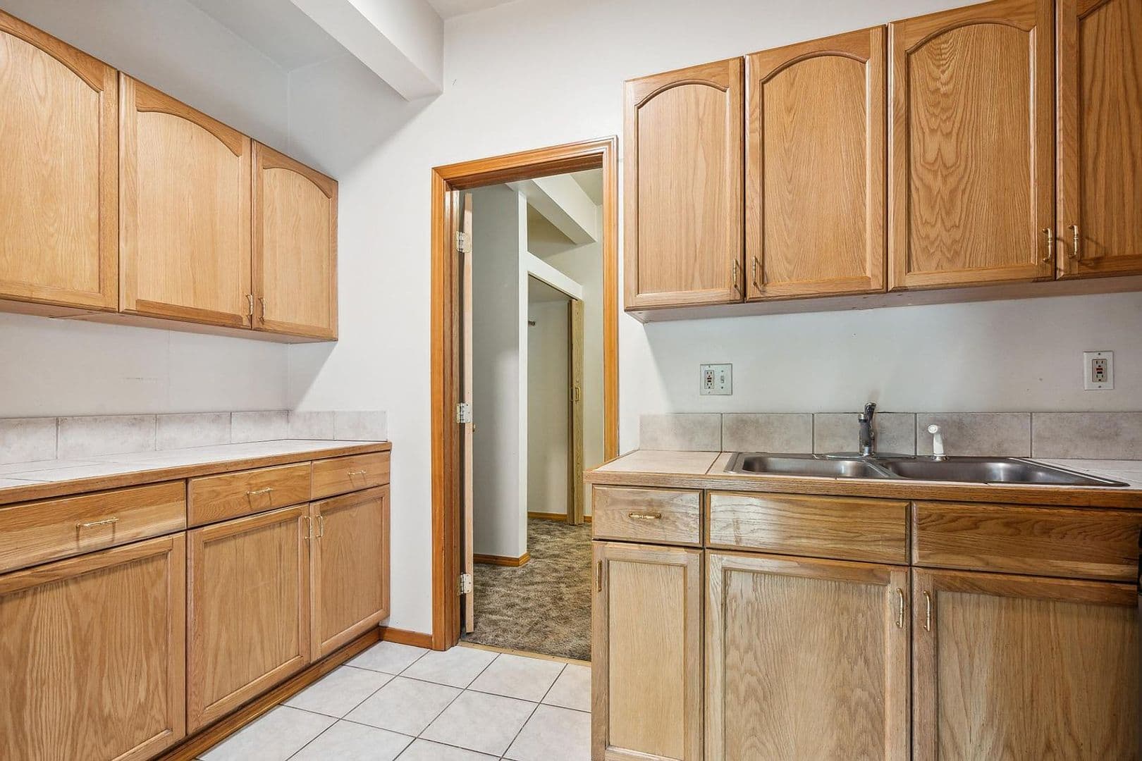Seattle Apartment: 4708 7th Ave NE