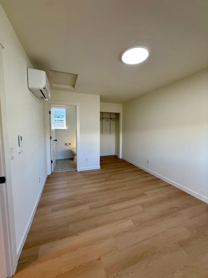 Seattle Apartment: 1714 E Columbia St