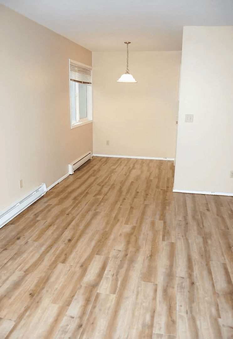 Seattle Apartment: 424 Summit Ave E