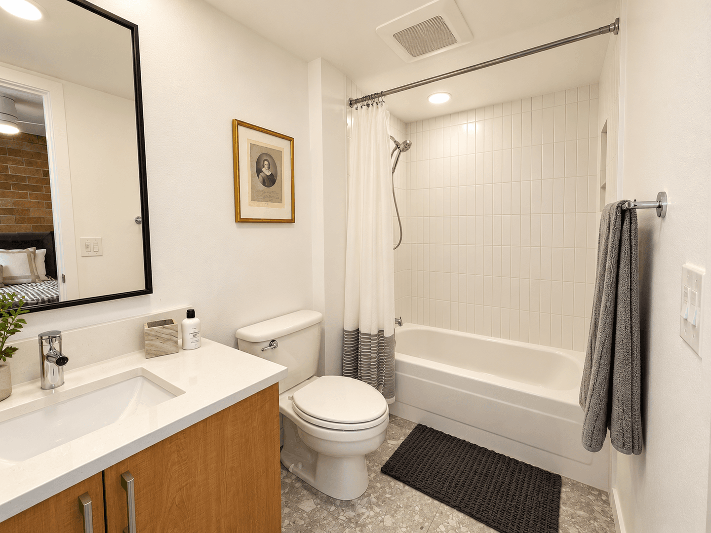 Seattle Condo: 905 Cherry St #205